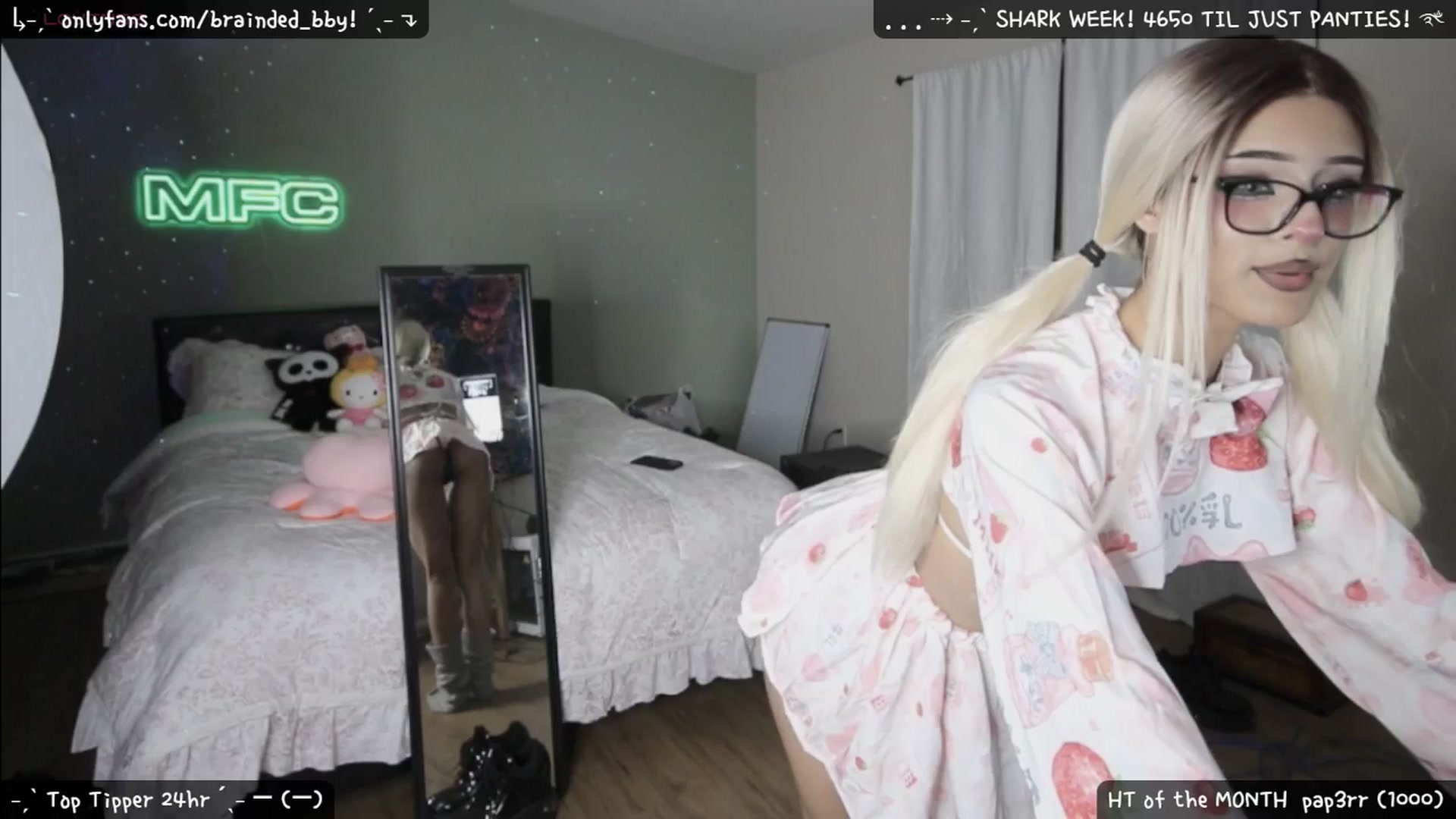 Gallery image thumbnail from braindedbby's myfreecams stream on, 06/17/2025, 08:17 image 13 of 20