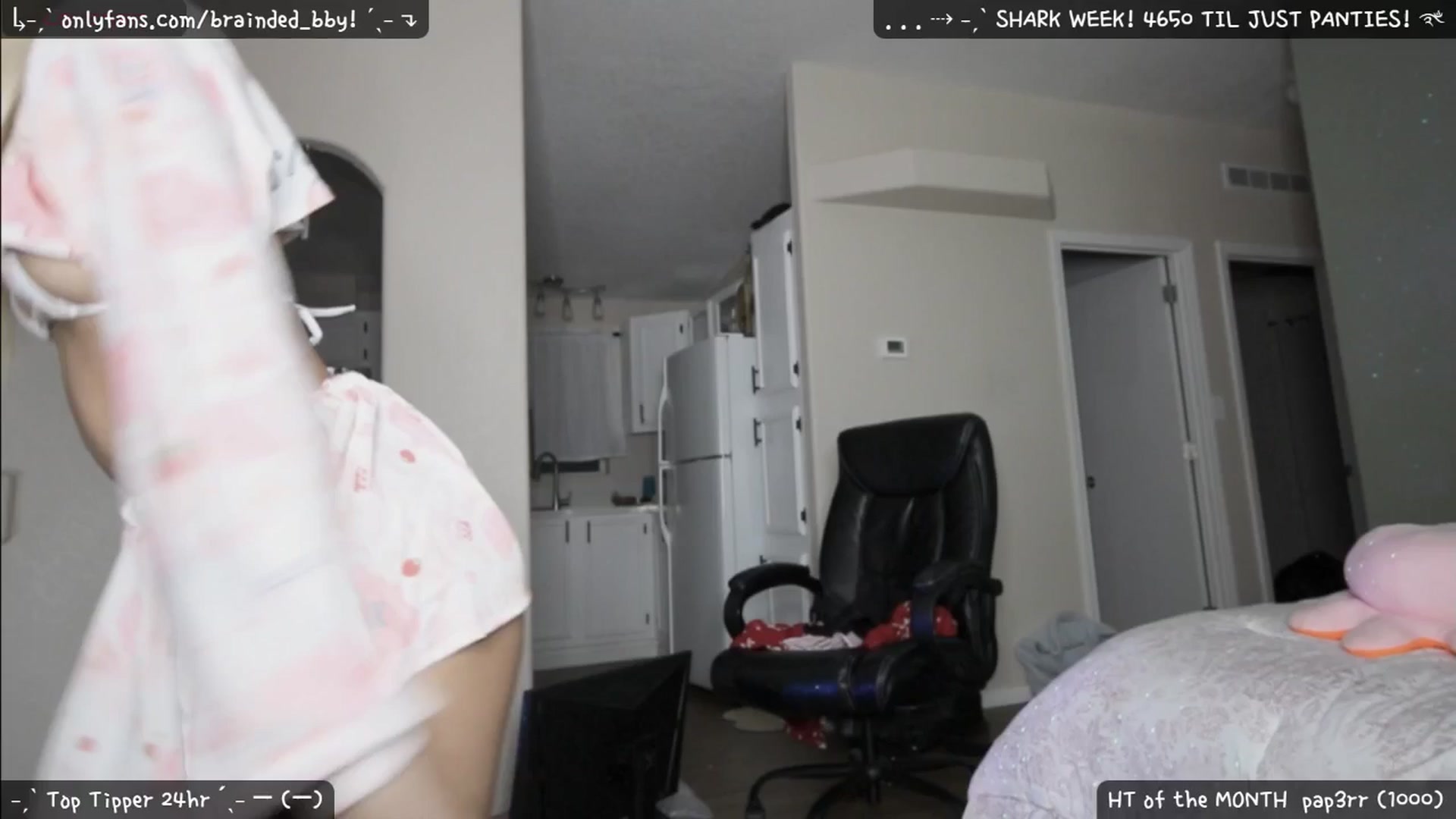 Gallery image thumbnail from braindedbby's myfreecams stream on, 06/17/2025, 08:17 image 6 of 20