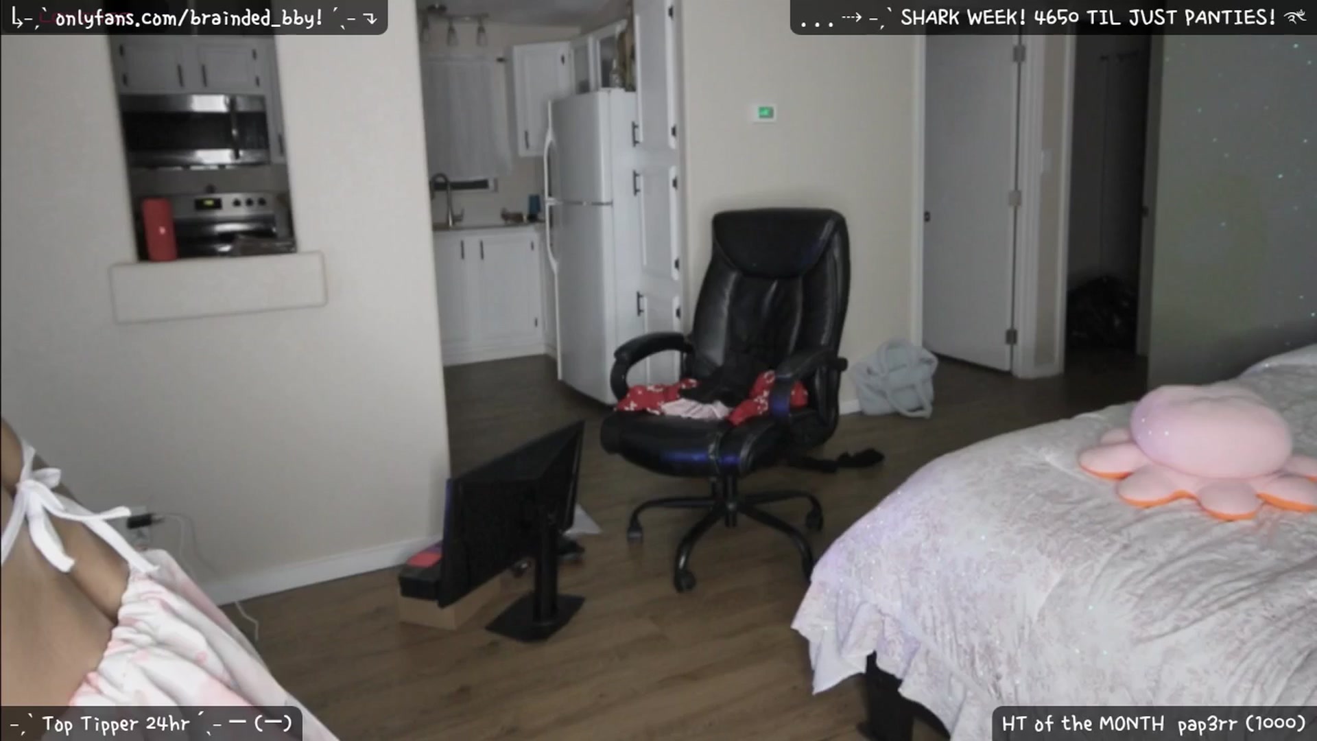 Gallery image thumbnail from braindedbby's myfreecams stream on, 06/17/2025, 08:17 image 7 of 20