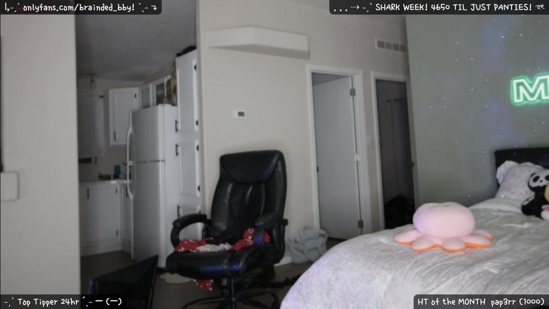 Gallery image thumbnail from braindedbby's myfreecams stream on, 06/17/2025, 08:17 image 2 of 20