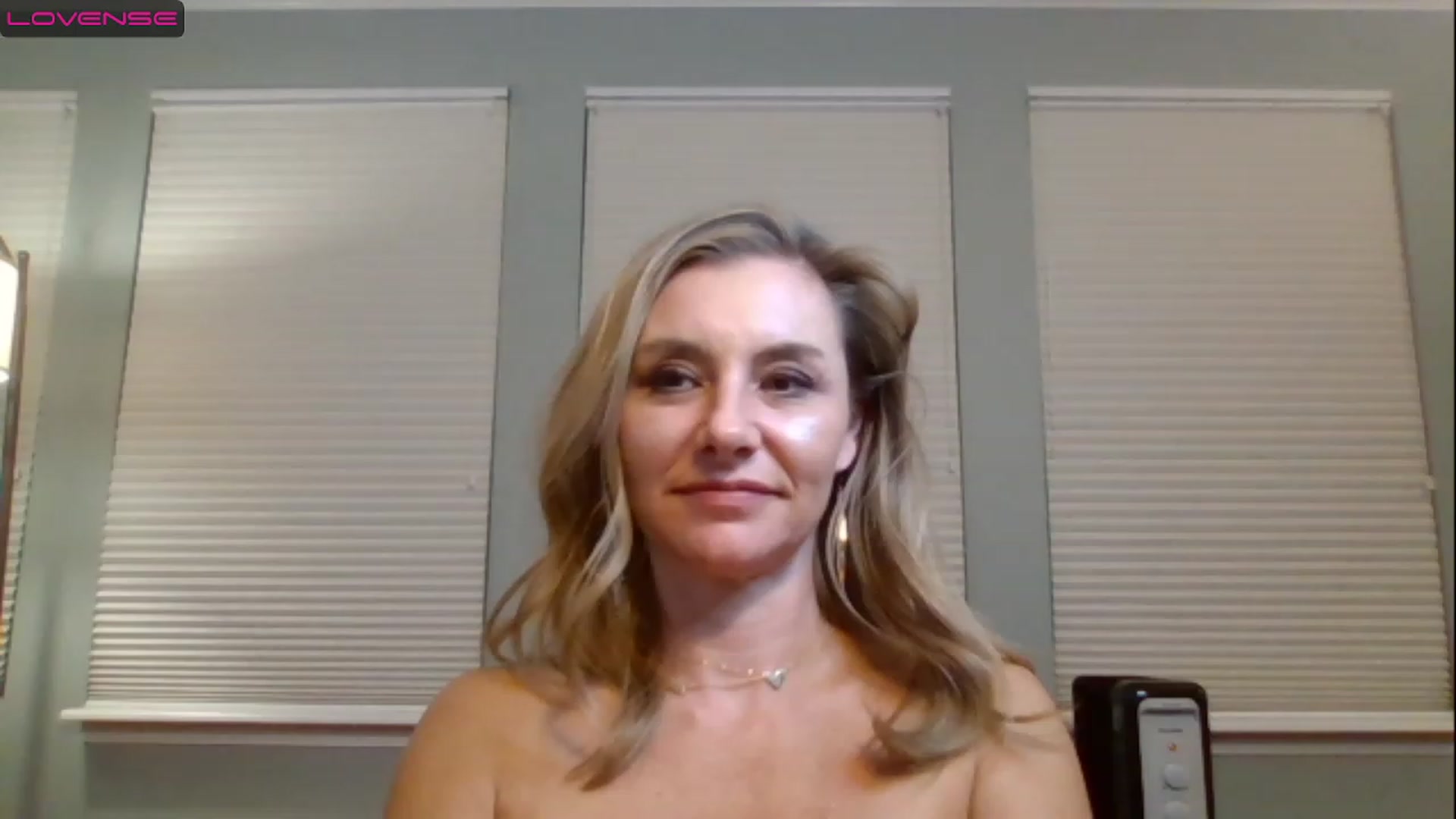 Gallery image thumbnail from brandi10's myfreecams stream on, 11/26/2022, 04:30 image 19 of 20