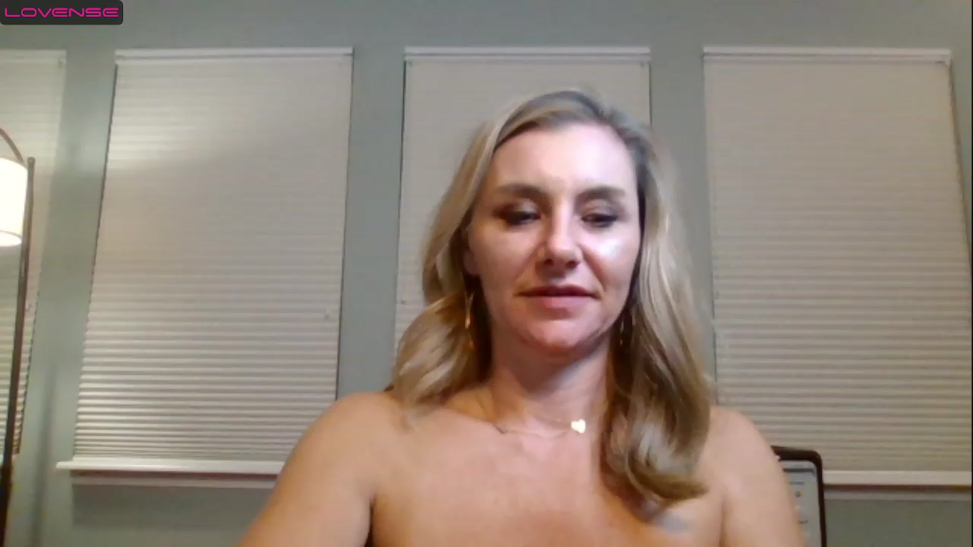 Gallery image thumbnail from brandi10's myfreecams stream on, 11/26/2022, 04:30 image 1 of 20