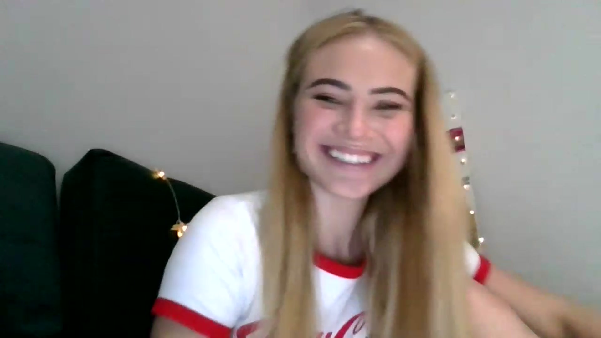 Gallery image thumbnail from bridetobe's myfreecams stream on, 12/08/2022, 23:31 image 16 of 20