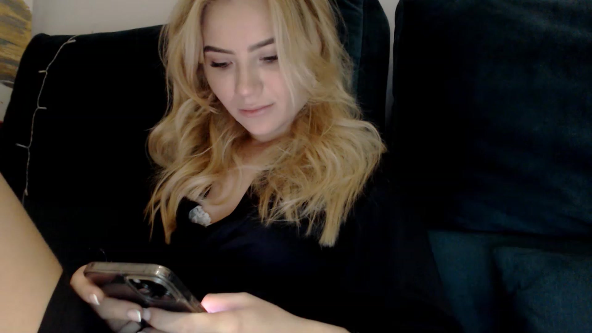 Gallery image thumbnail from bridetobe's myfreecams stream on, 02/05/2023, 02:49 image 8 of 20