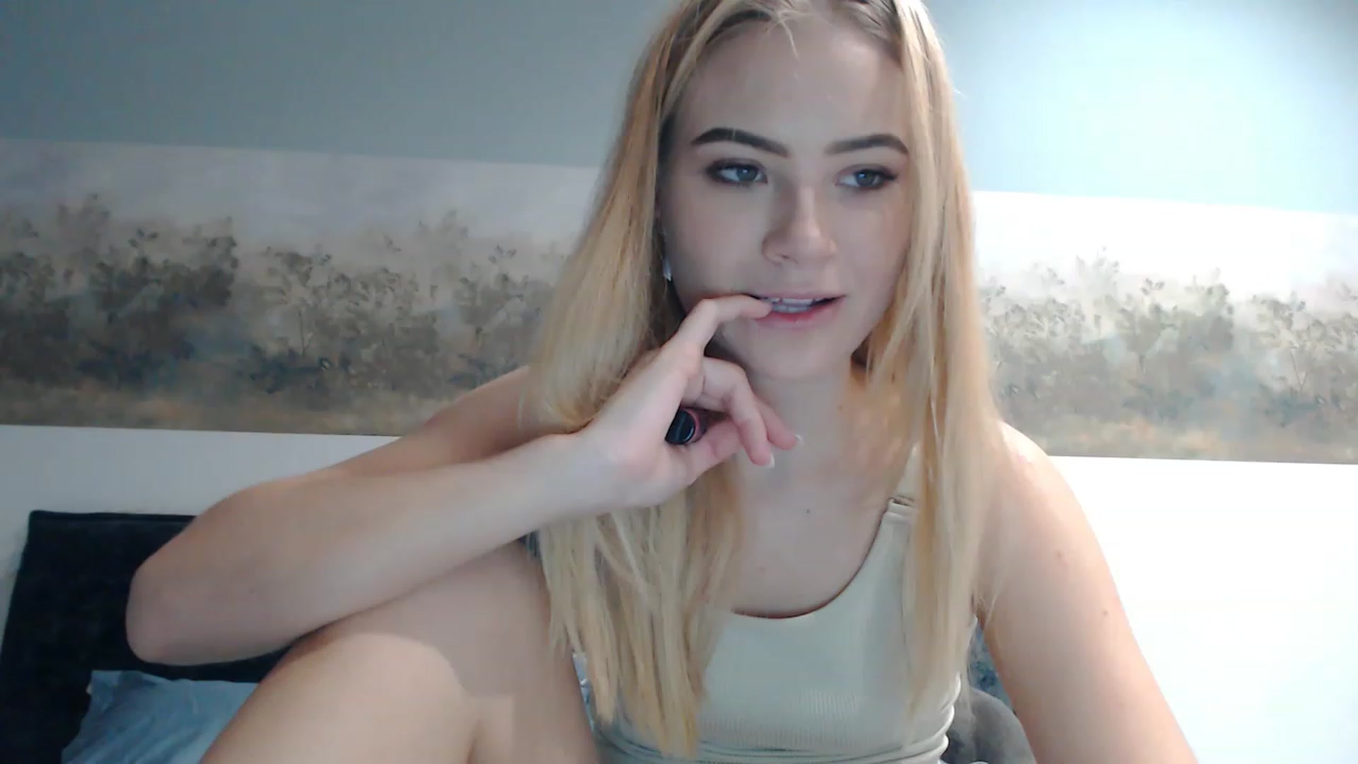 Gallery image thumbnail from bridetobe's myfreecams stream on, 02/14/2023, 24:52 image 9 of 20