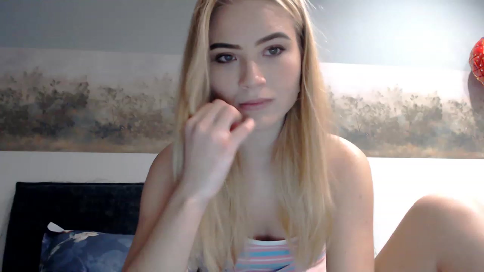 Gallery image thumbnail from bridetobe's myfreecams stream on, 02/19/2023, 24:08 image 6 of 20