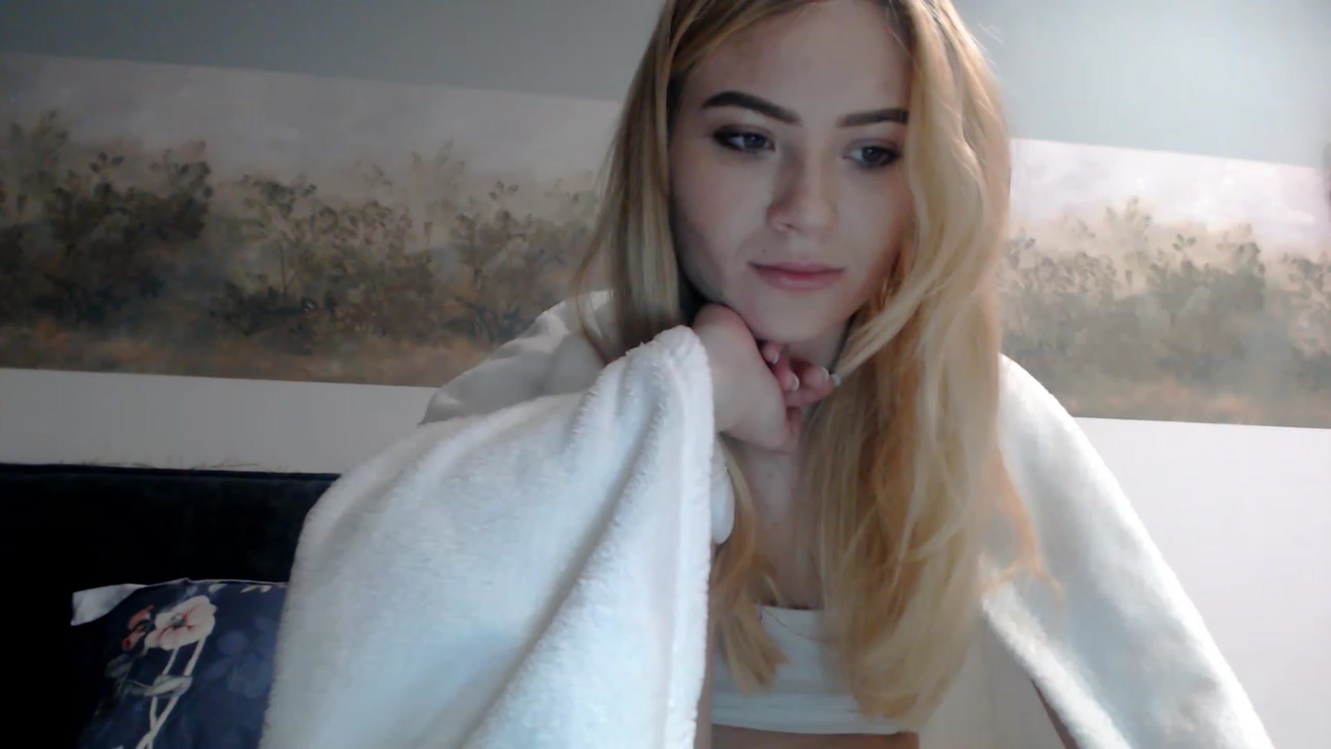 Gallery image thumbnail from bridetobe's myfreecams stream on, 02/20/2023, 02:40 image 9 of 20