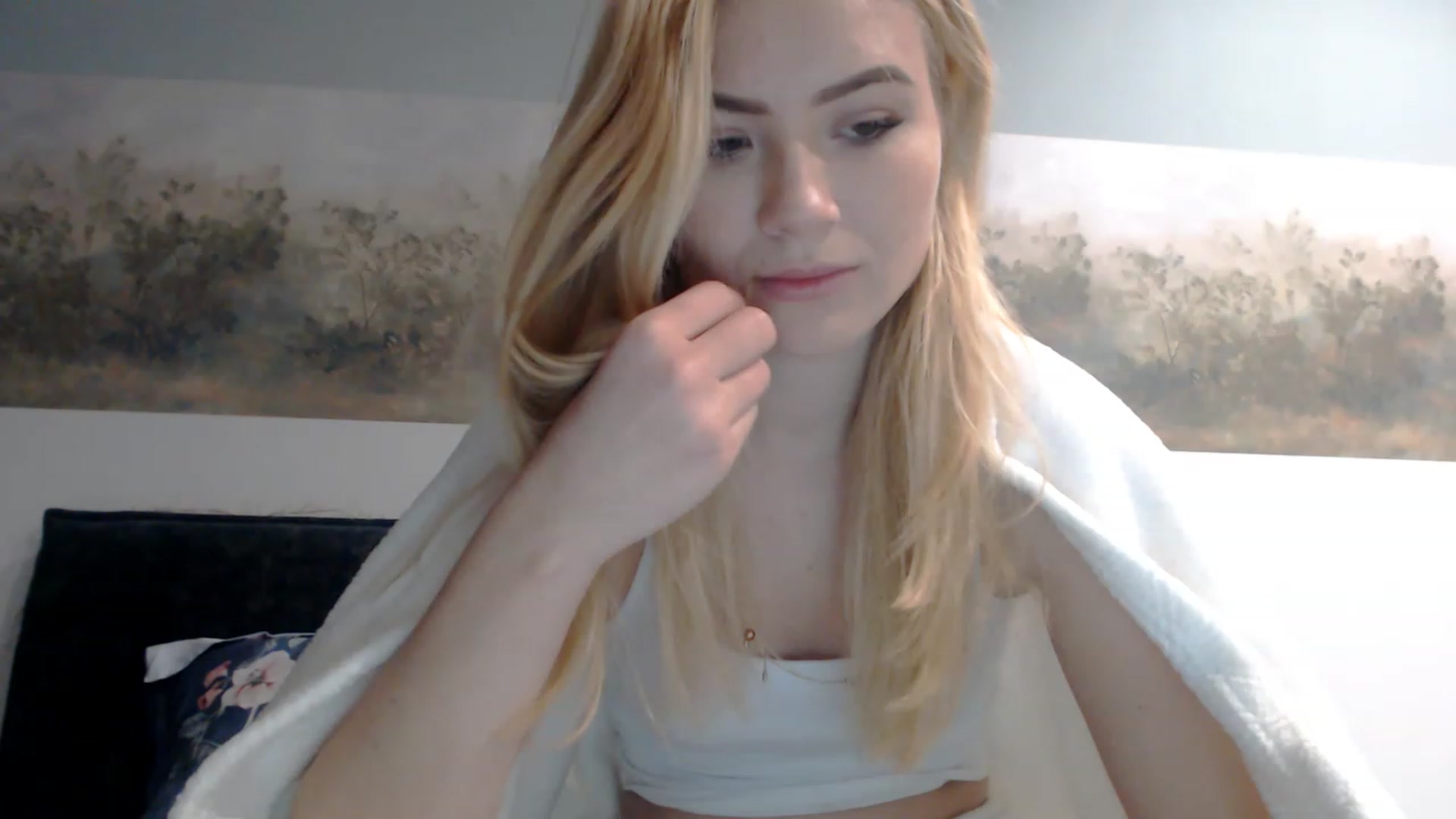 Gallery image thumbnail from bridetobe's myfreecams stream on, 02/20/2023, 02:40 image 4 of 20