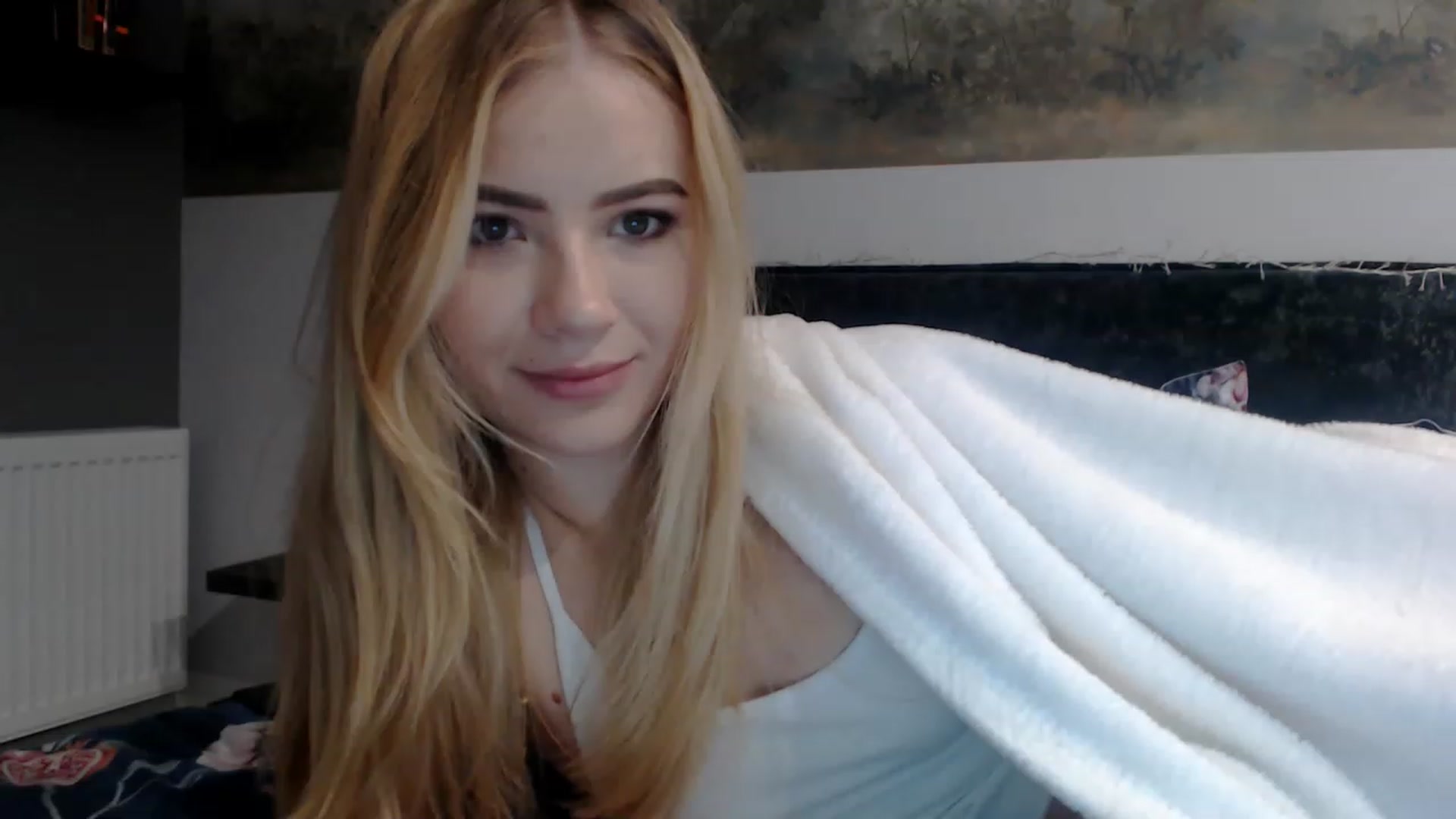 Gallery image thumbnail from bridetobe's myfreecams stream on, 02/20/2023, 03:40 image 3 of 20