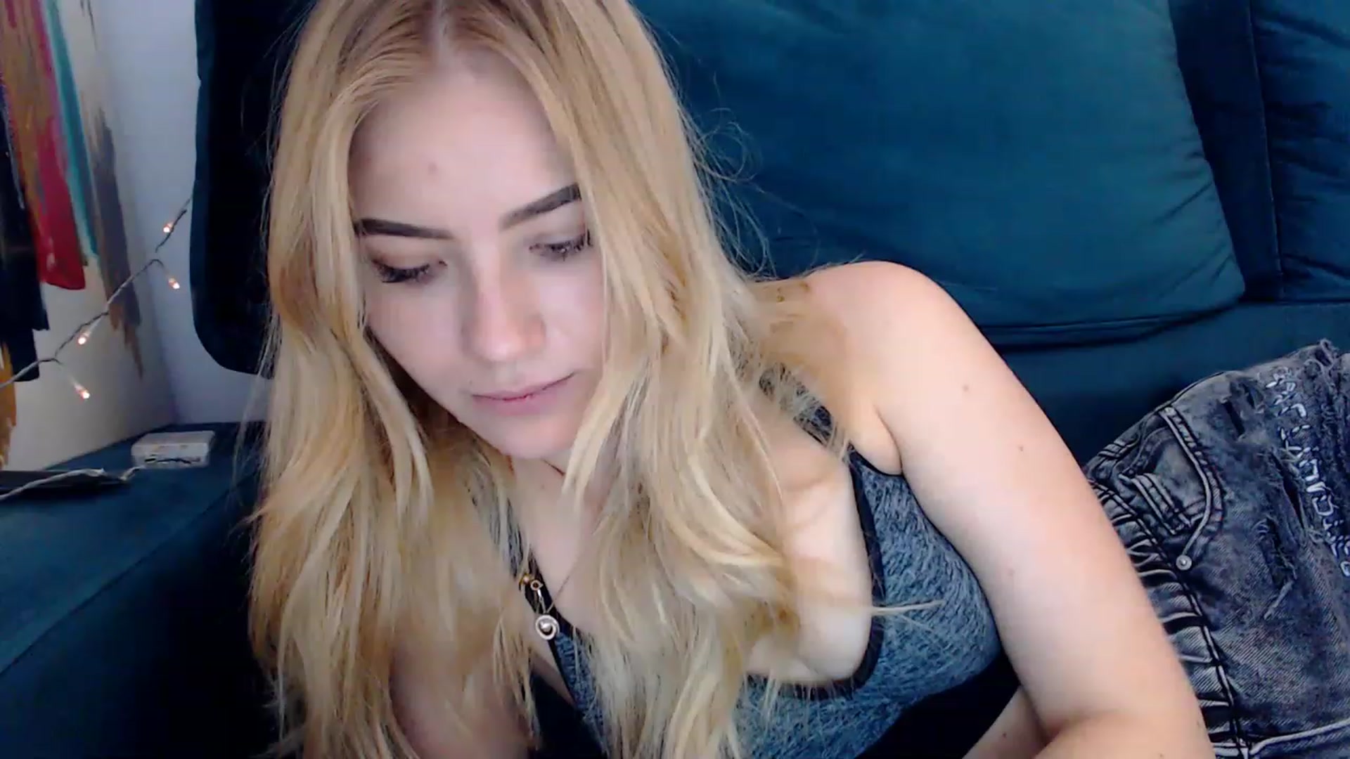 Gallery image thumbnail from bridetobe's myfreecams stream on, 03/16/2023, 07:26 image 5 of 20