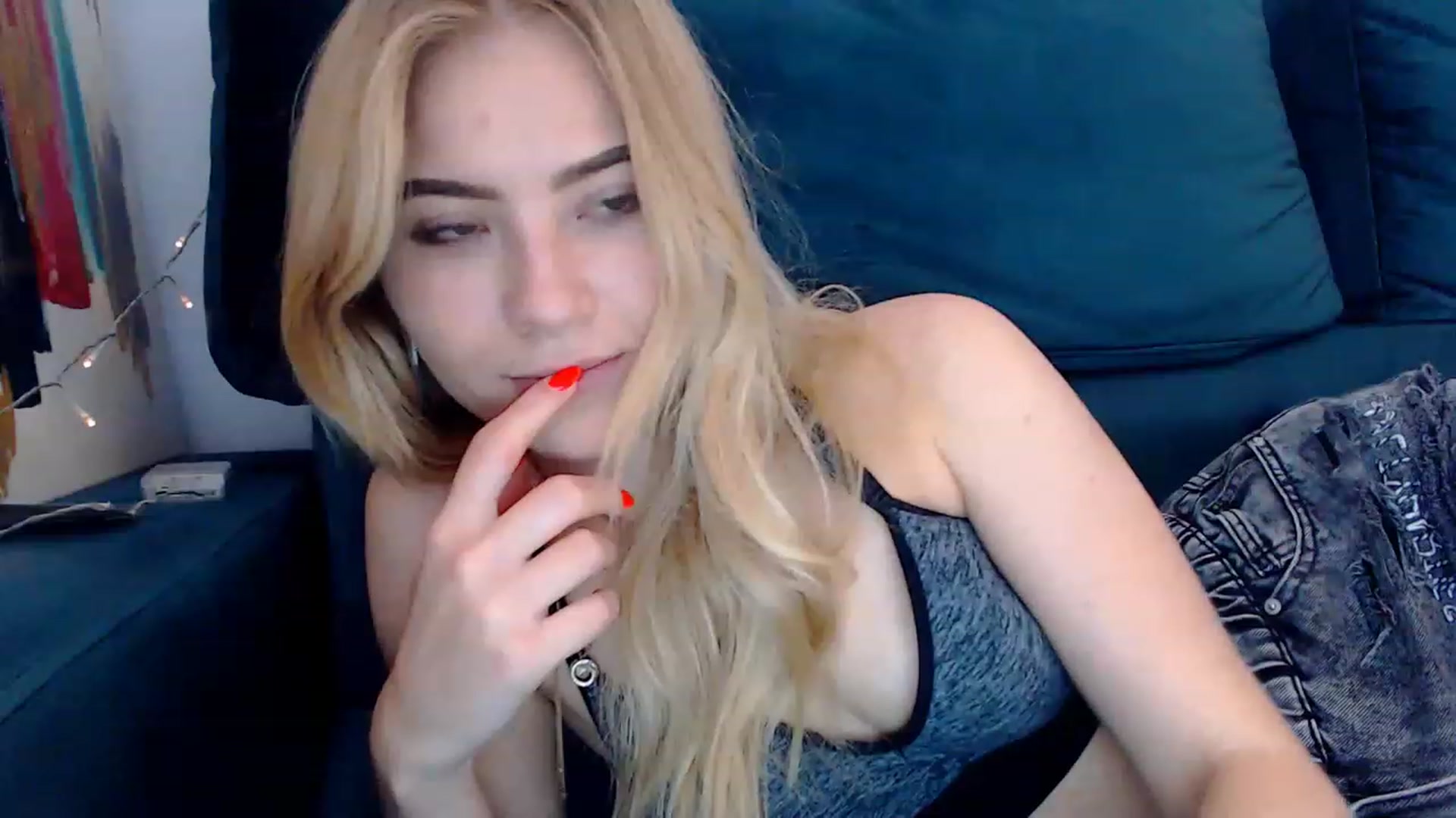 Gallery image thumbnail from bridetobe's myfreecams stream on, 03/16/2023, 07:26 image 7 of 20