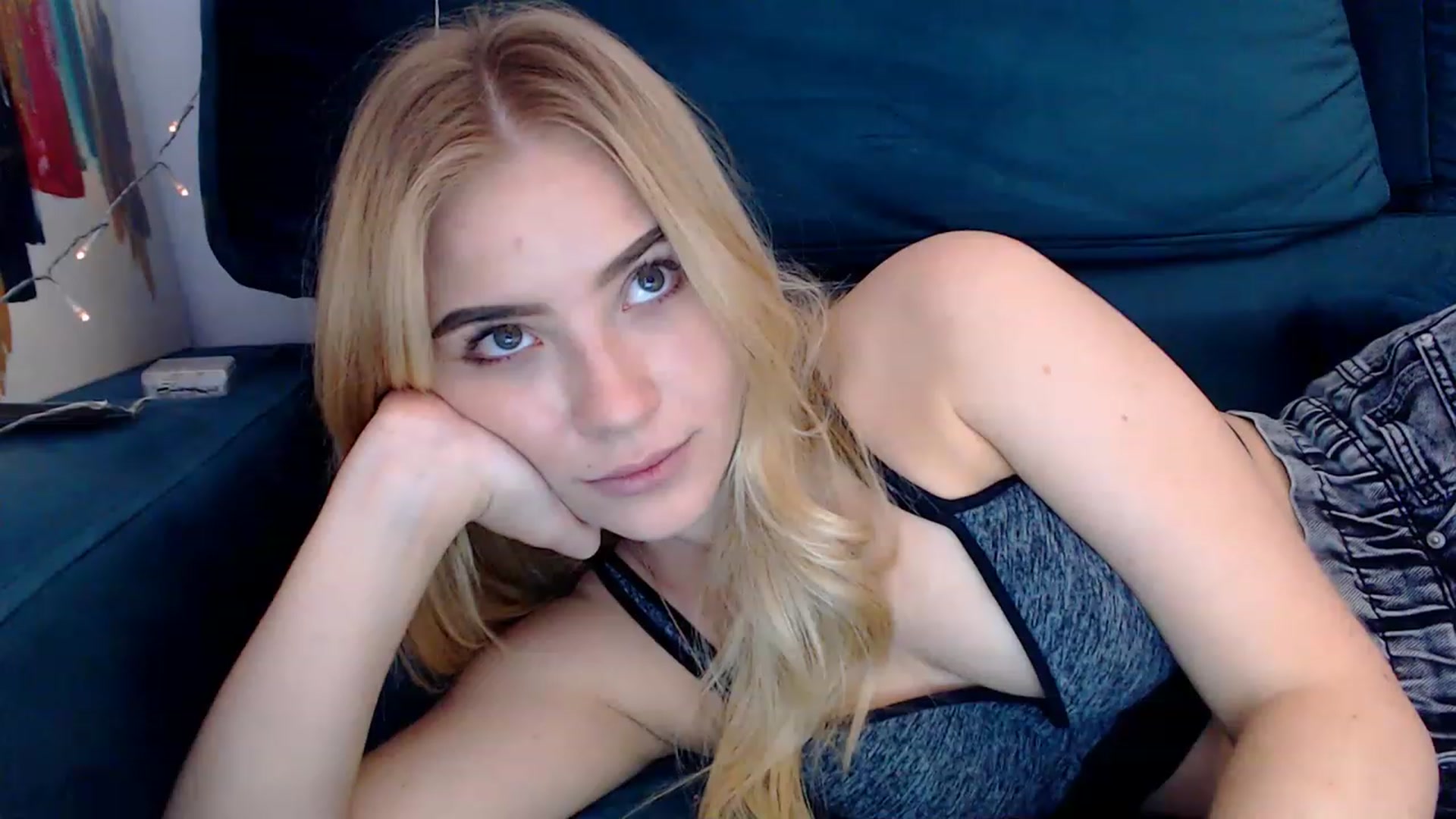 Gallery image thumbnail from bridetobe's myfreecams stream on, 03/16/2023, 07:26 image 11 of 20