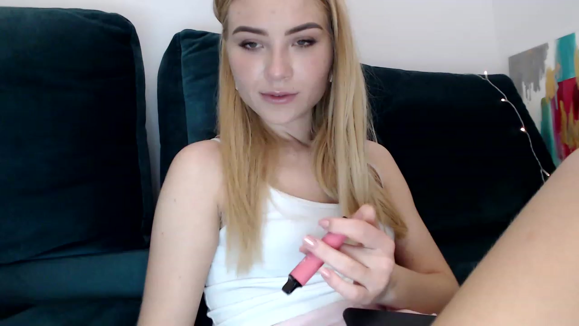 Gallery image thumbnail from bridetobe's myfreecams stream on, 03/29/2023, 02:00 image 18 of 20