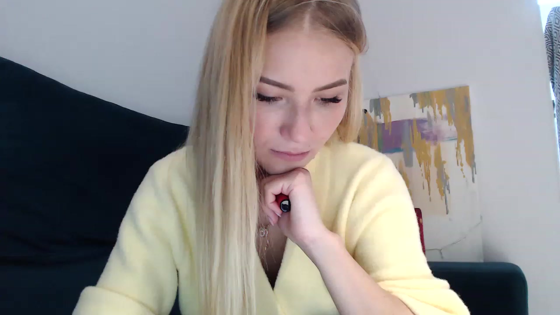 Gallery image thumbnail from bridetobe's myfreecams stream on, 04/12/2023, 12:18 image 15 of 20