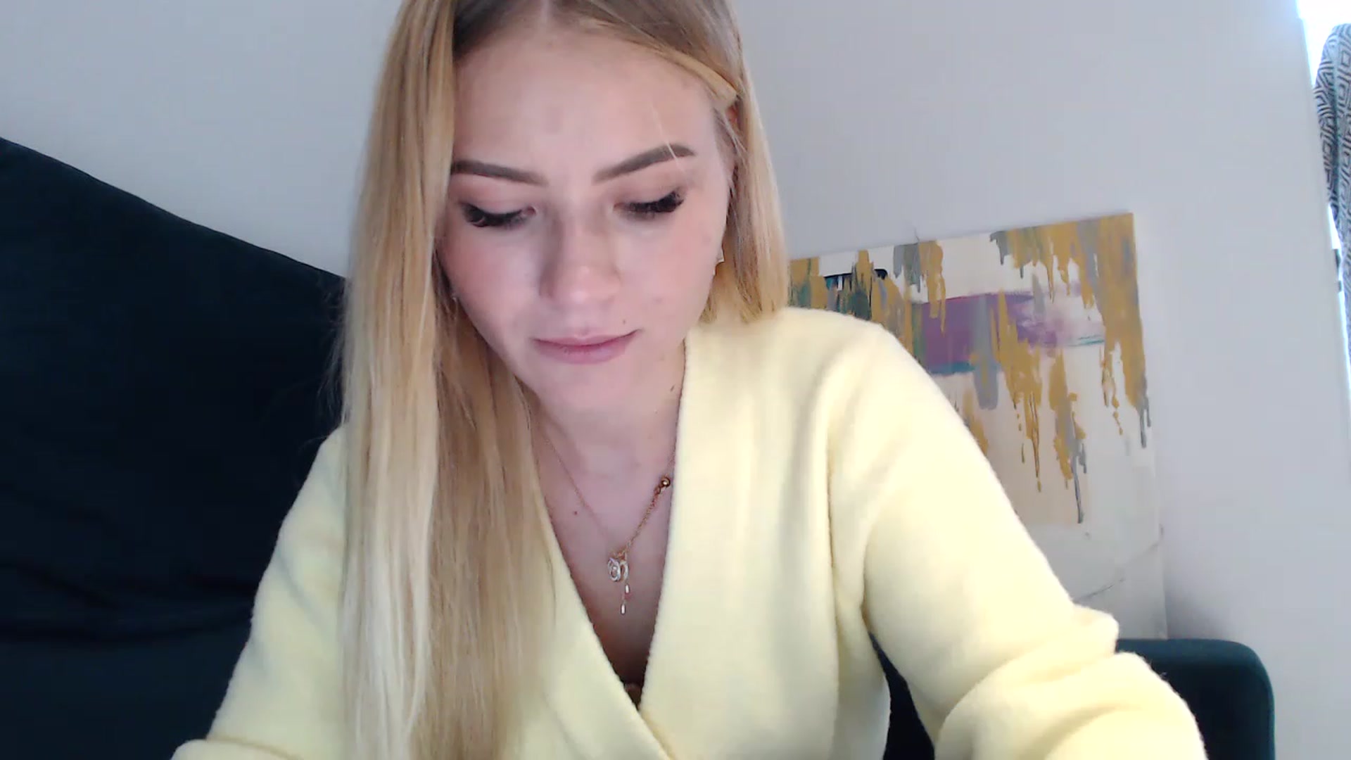 Gallery image thumbnail from bridetobe's myfreecams stream on, 04/12/2023, 12:18 image 18 of 20
