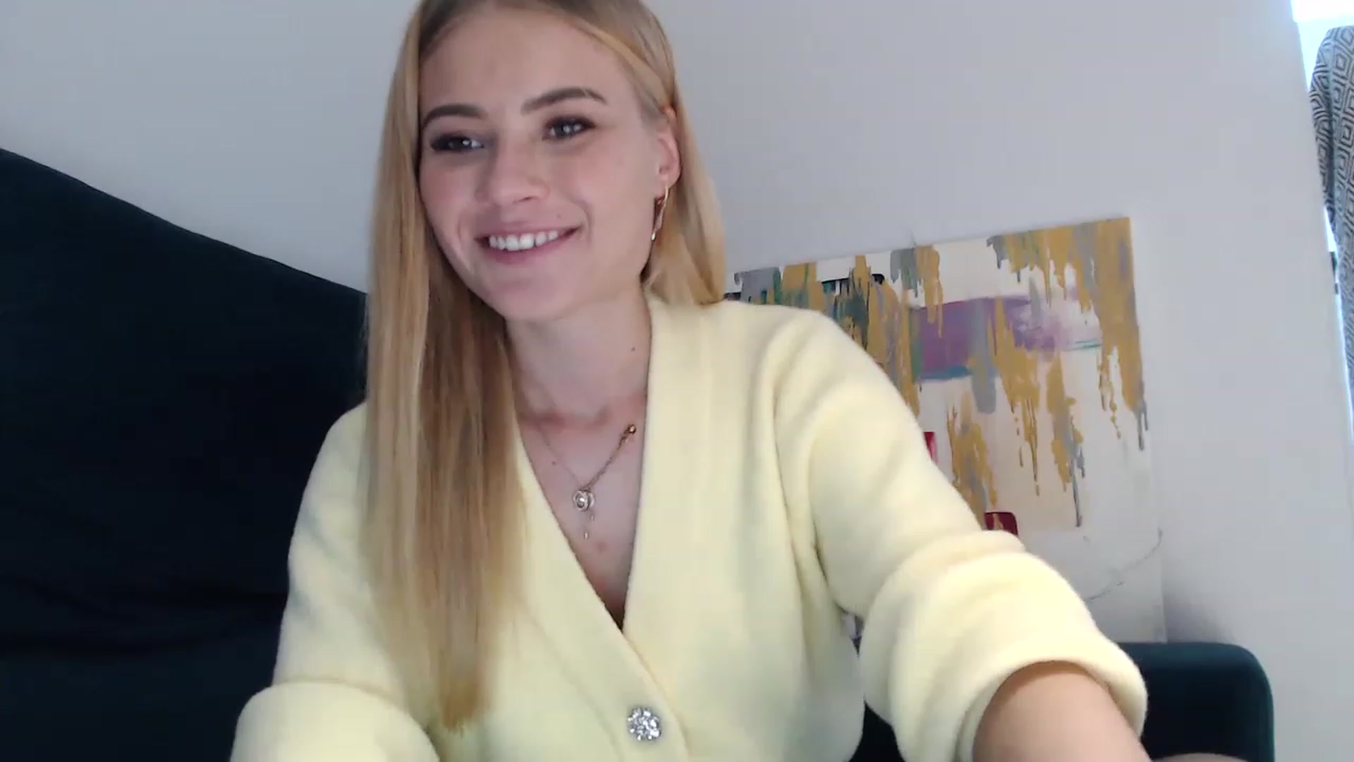 Gallery image thumbnail from bridetobe's myfreecams stream on, 04/12/2023, 12:18 image 12 of 20