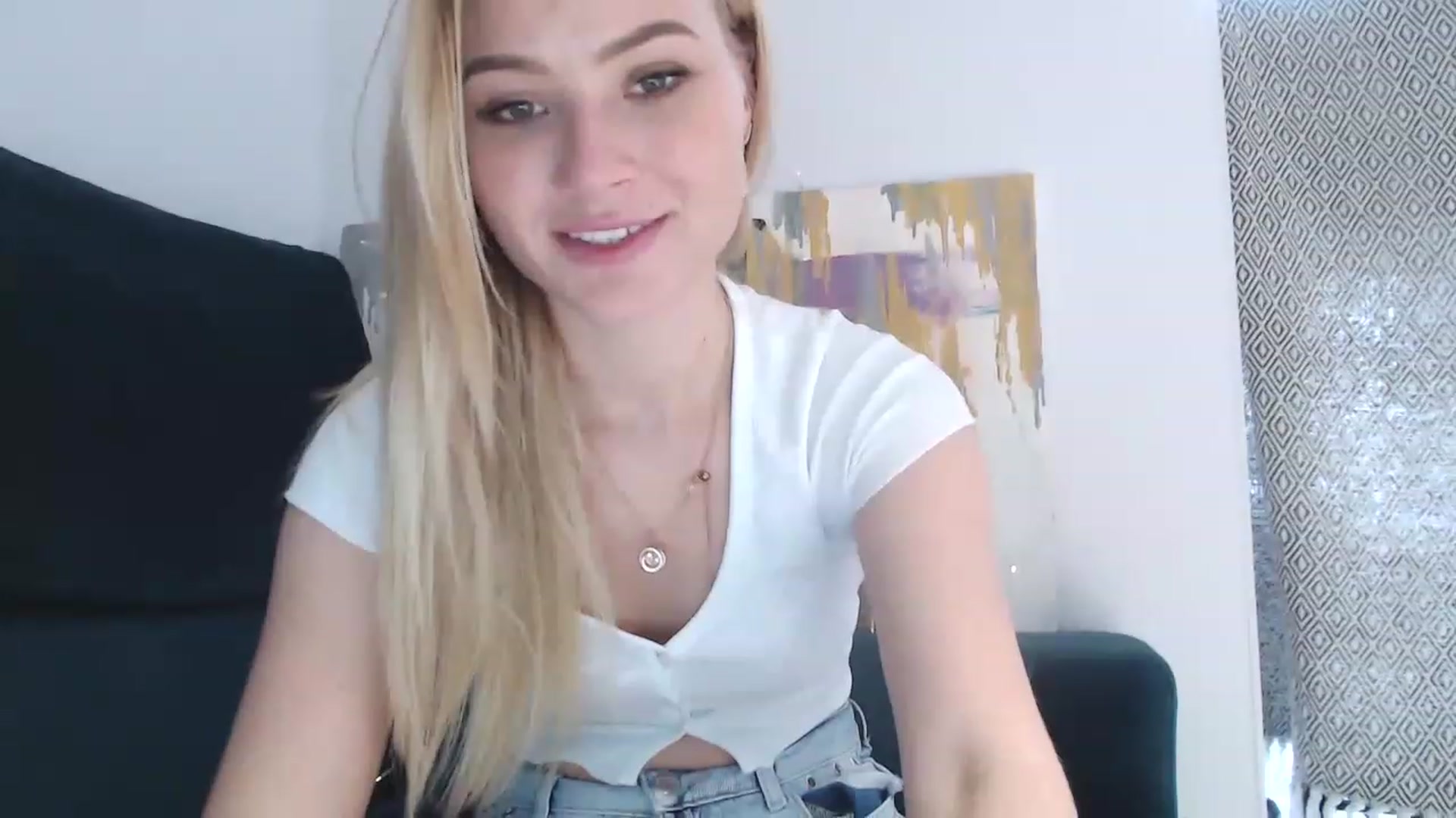 Gallery image thumbnail from bridetobe's myfreecams stream on, 04/20/2023, 14:09 image 12 of 20