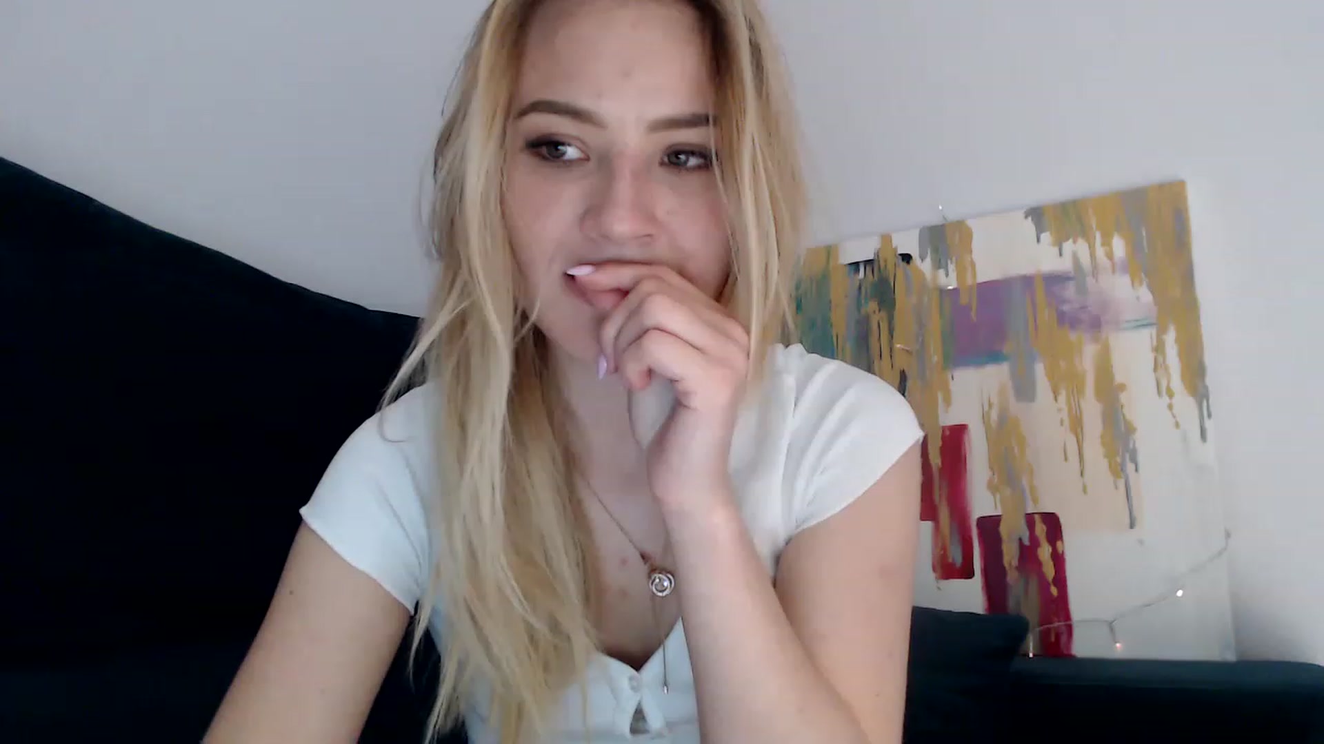 Gallery image thumbnail from bridetobe's myfreecams stream on, 04/20/2023, 16:00 image 6 of 20