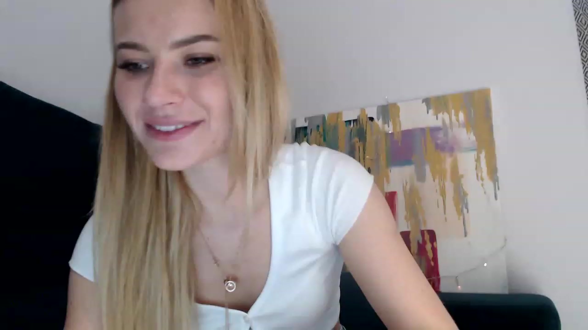 Gallery image thumbnail from bridetobe's myfreecams stream on, 04/20/2023, 16:00 image 18 of 20