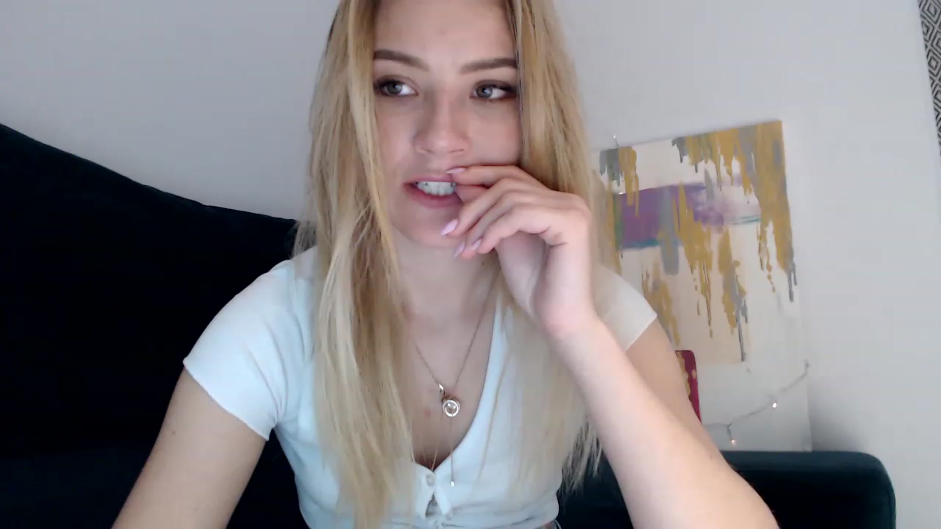 Gallery image thumbnail from bridetobe's myfreecams stream on, 04/20/2023, 16:00 image 13 of 20
