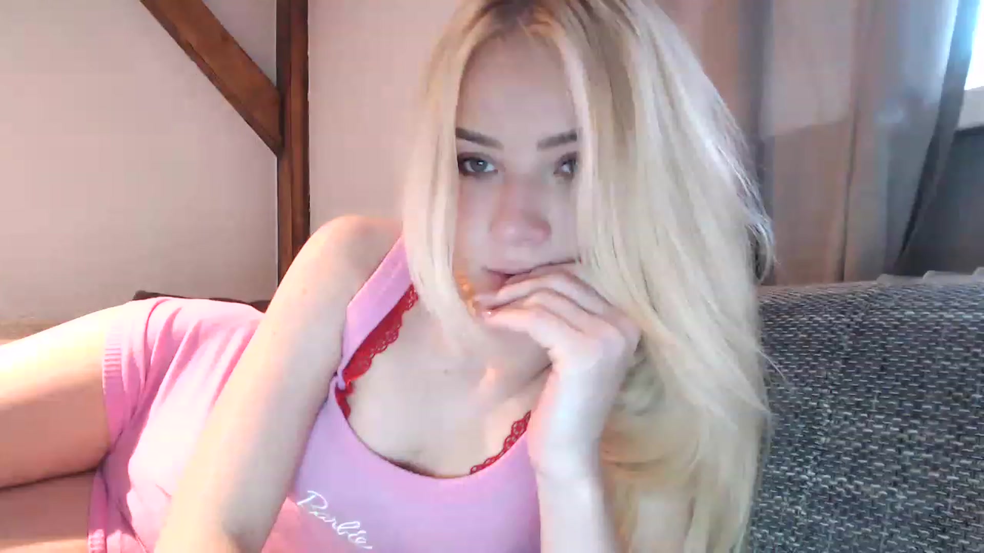 Gallery image thumbnail from bridetobe's myfreecams stream on, 05/03/2023, 07:16 image 15 of 20