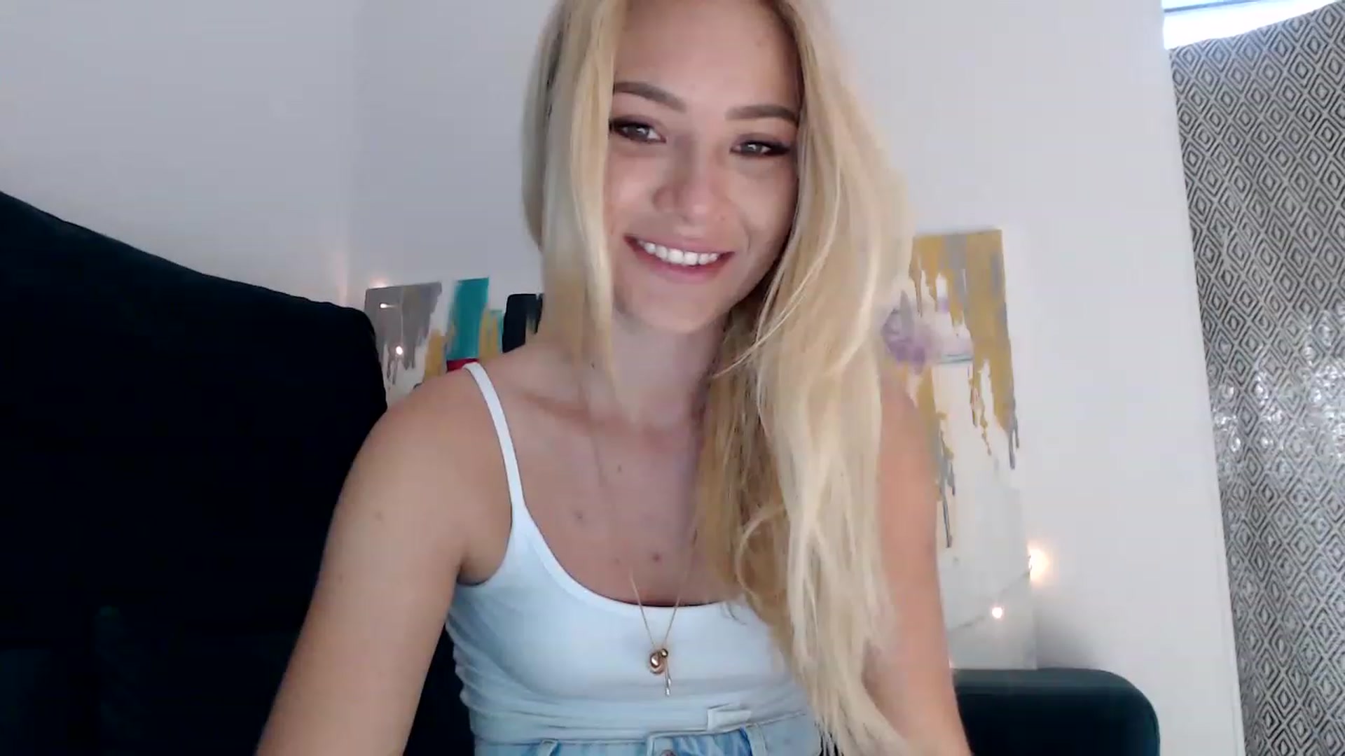 Gallery image thumbnail from bridetobe's myfreecams stream on, 05/19/2023, 02:37 image 6 of 20