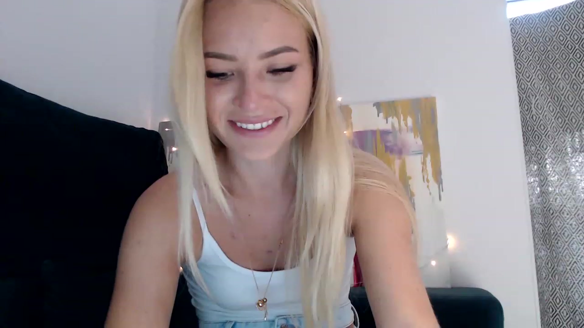Gallery image thumbnail from bridetobe's myfreecams stream on, 05/19/2023, 02:37 image 8 of 20