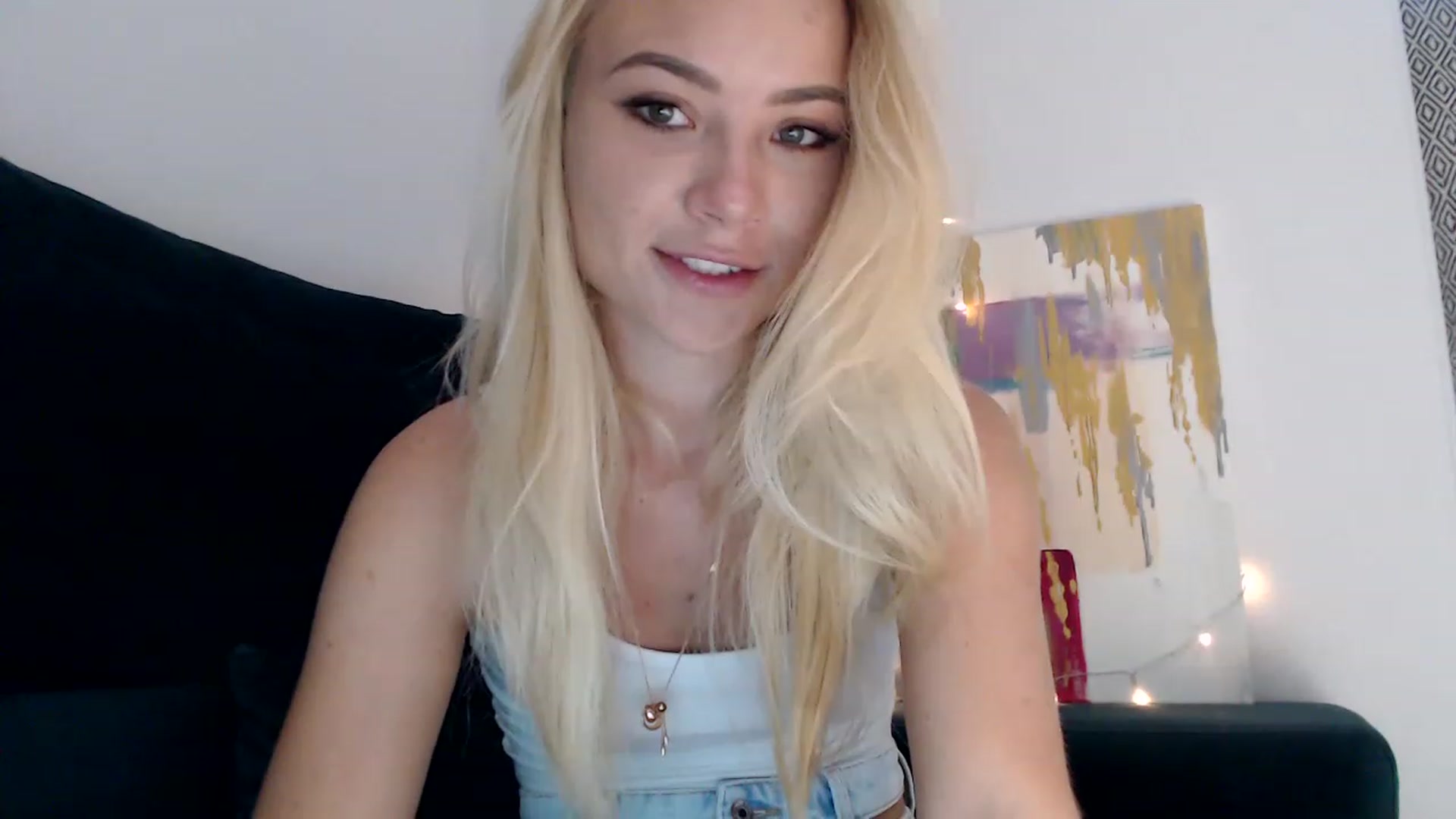 Gallery image thumbnail from bridetobe's myfreecams stream on, 05/19/2023, 02:37 image 2 of 20