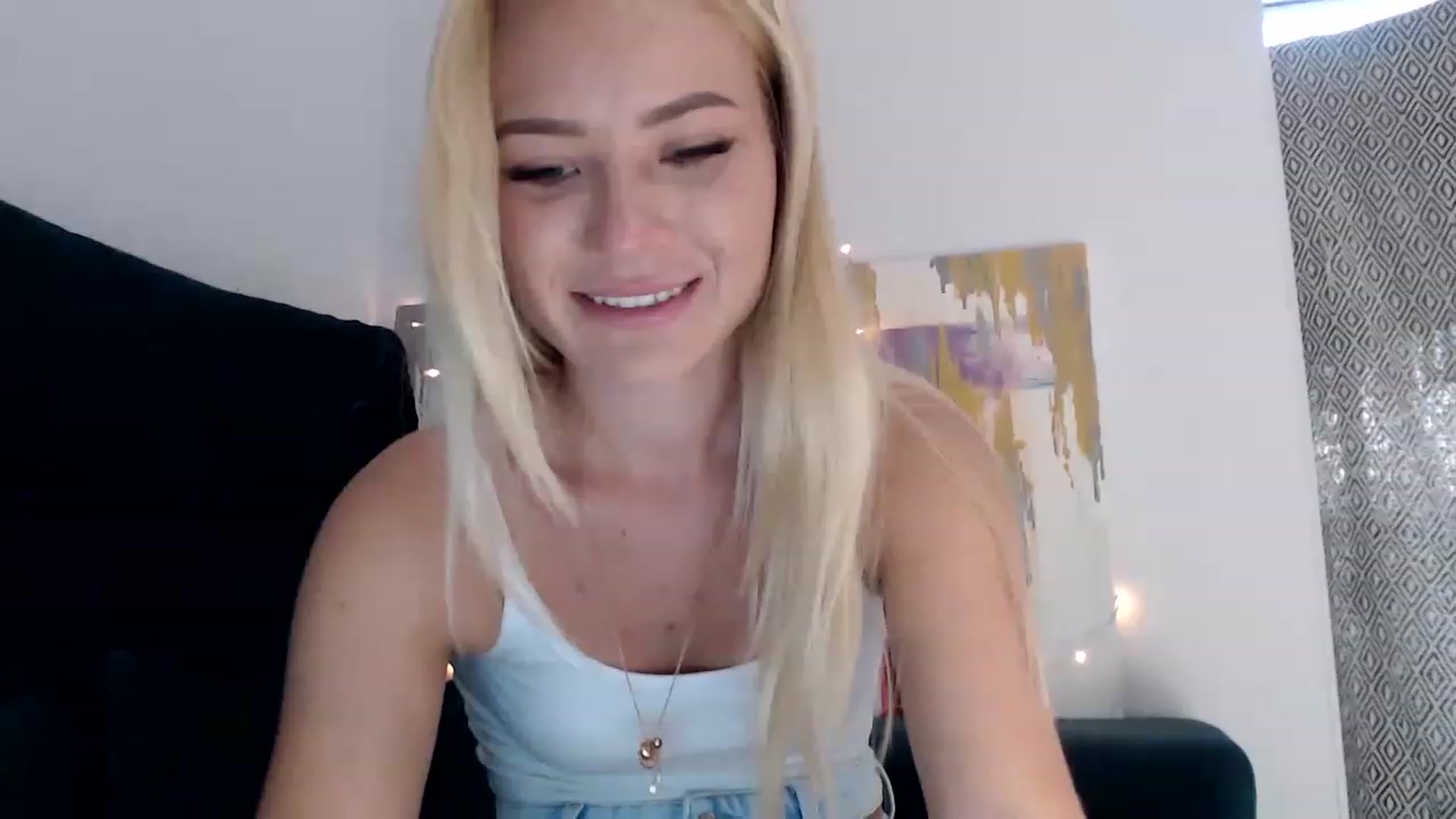 Gallery image thumbnail from bridetobe's myfreecams stream on, 05/19/2023, 02:37 image 7 of 20