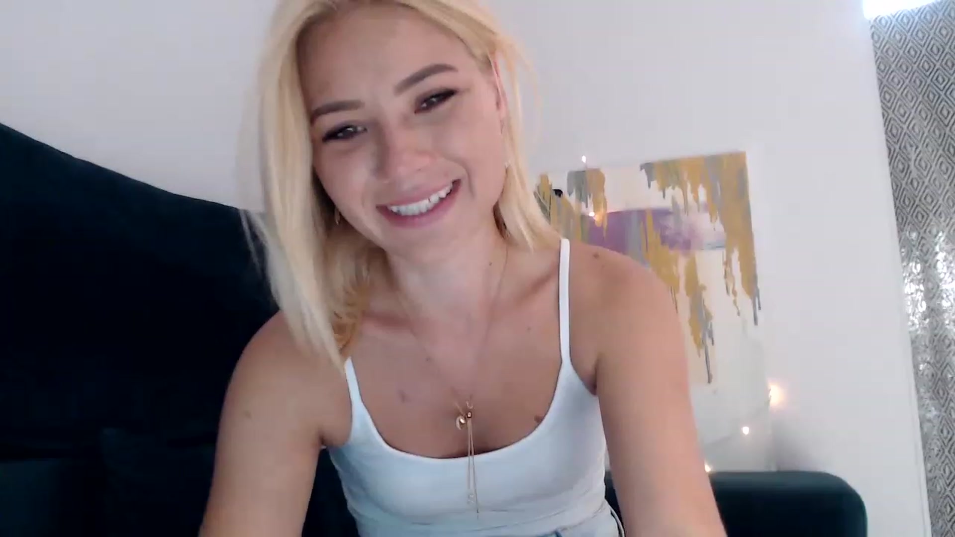 Gallery image thumbnail from bridetobe's myfreecams stream on, 05/19/2023, 02:37 image 18 of 20