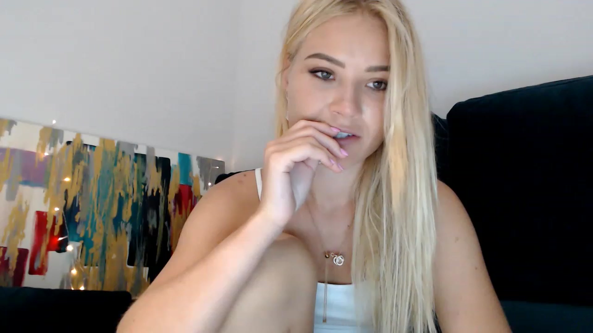 Gallery image thumbnail from bridetobe's myfreecams stream on, 05/23/2023, 03:15 image 4 of 20