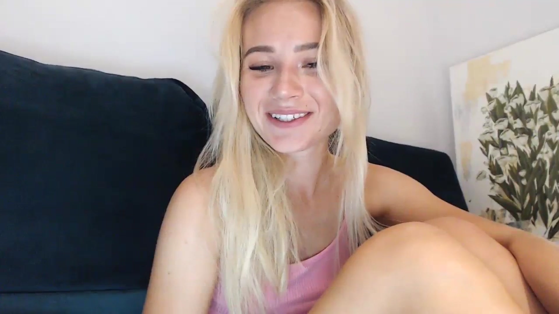 Gallery image thumbnail from bridetobe's myfreecams stream on, 08/19/2023, 21:29 image 8 of 20