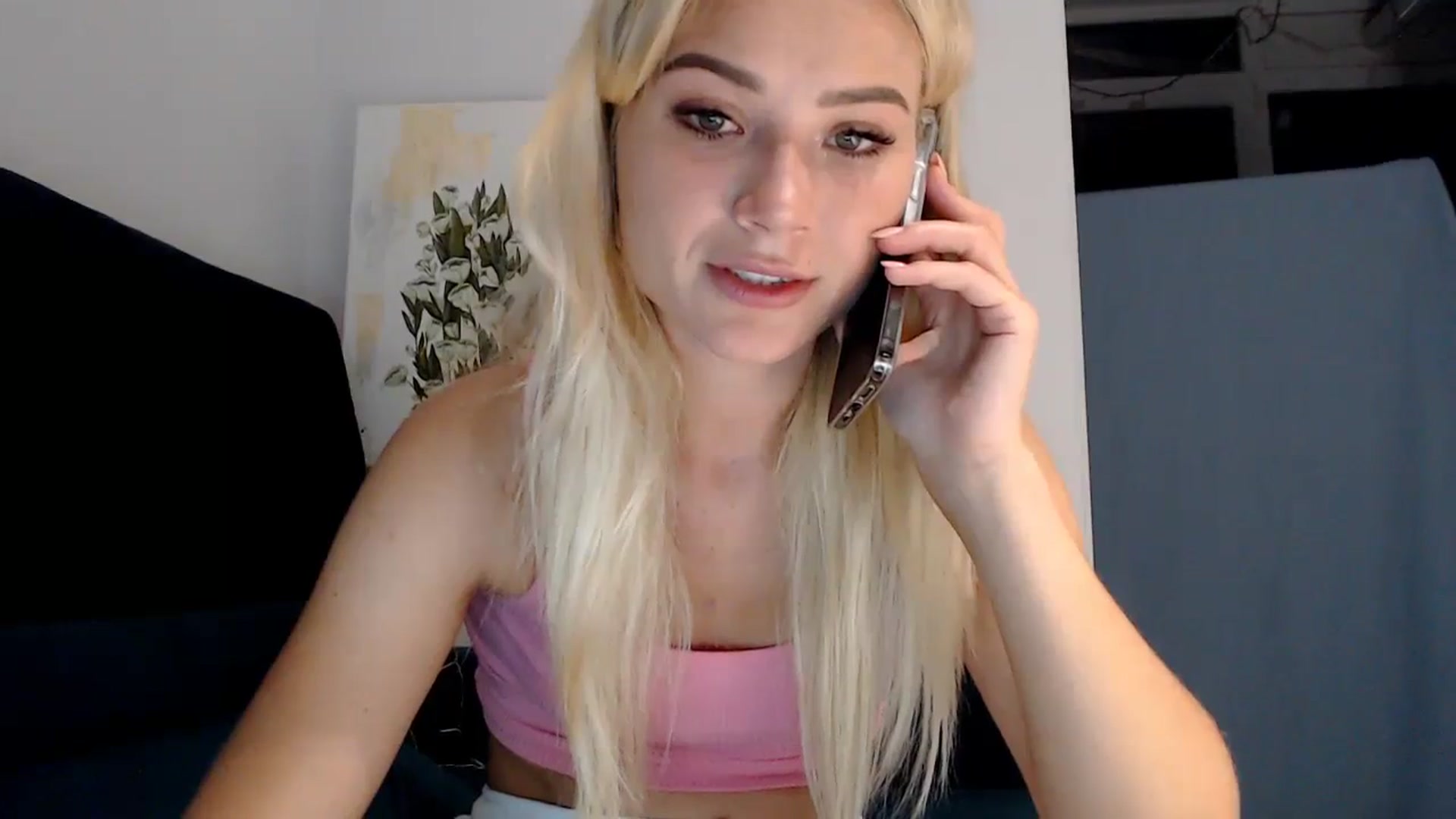 Gallery image thumbnail from bridetobe's myfreecams stream on, 08/19/2023, 21:29 image 4 of 20