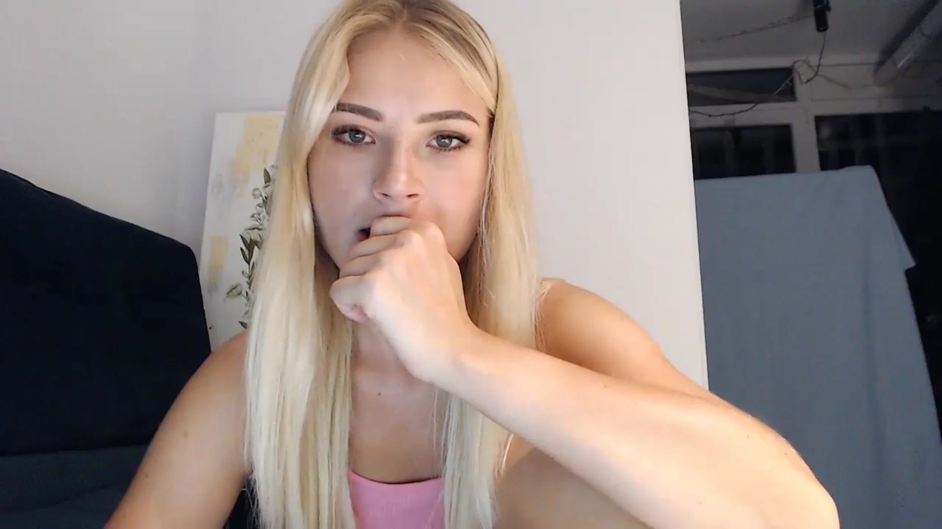 Gallery image thumbnail from bridetobe's myfreecams stream on, 08/23/2023, 24:01 image 12 of 20