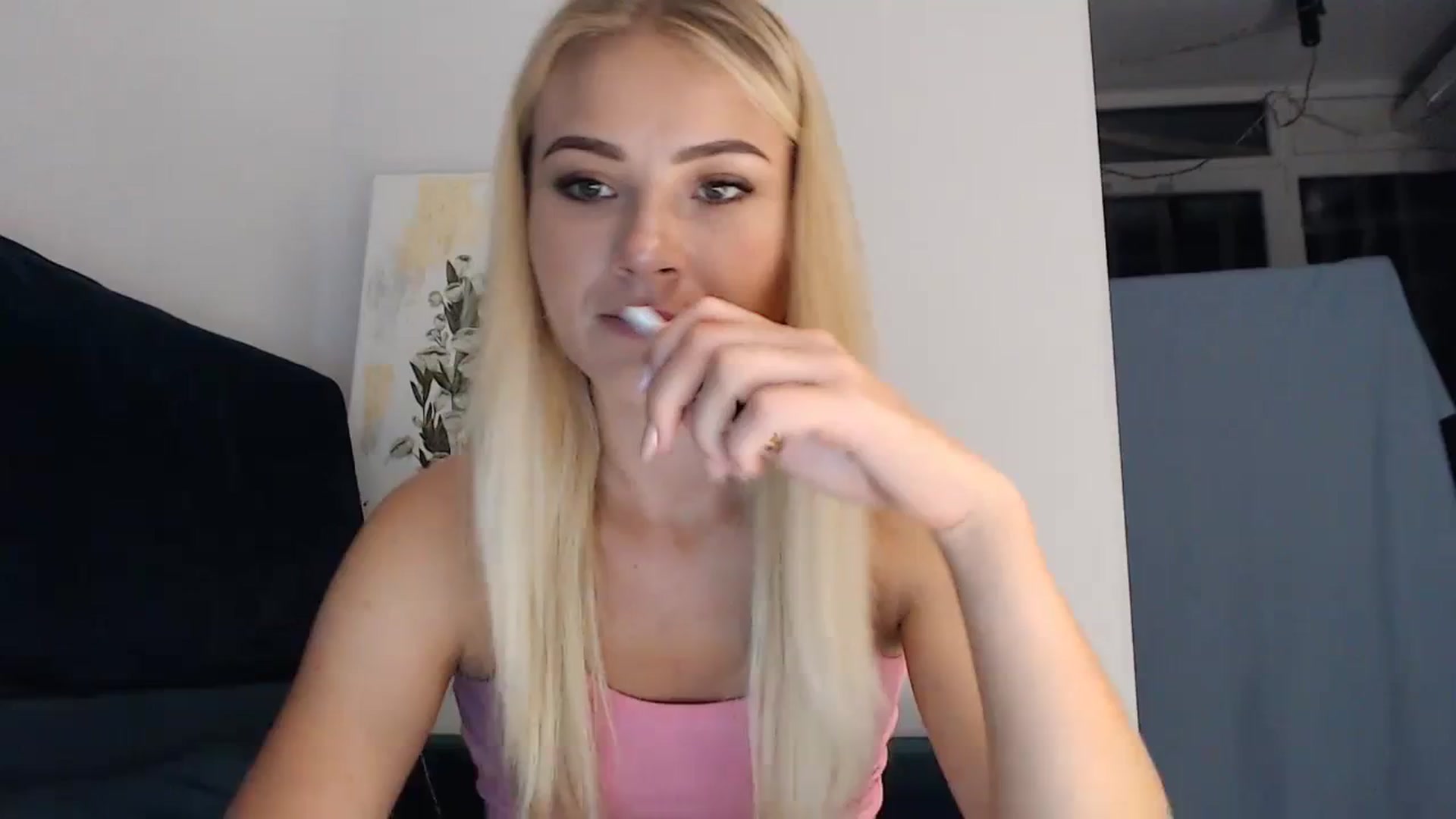 Gallery image thumbnail from bridetobe's myfreecams stream on, 08/23/2023, 24:01 image 7 of 20