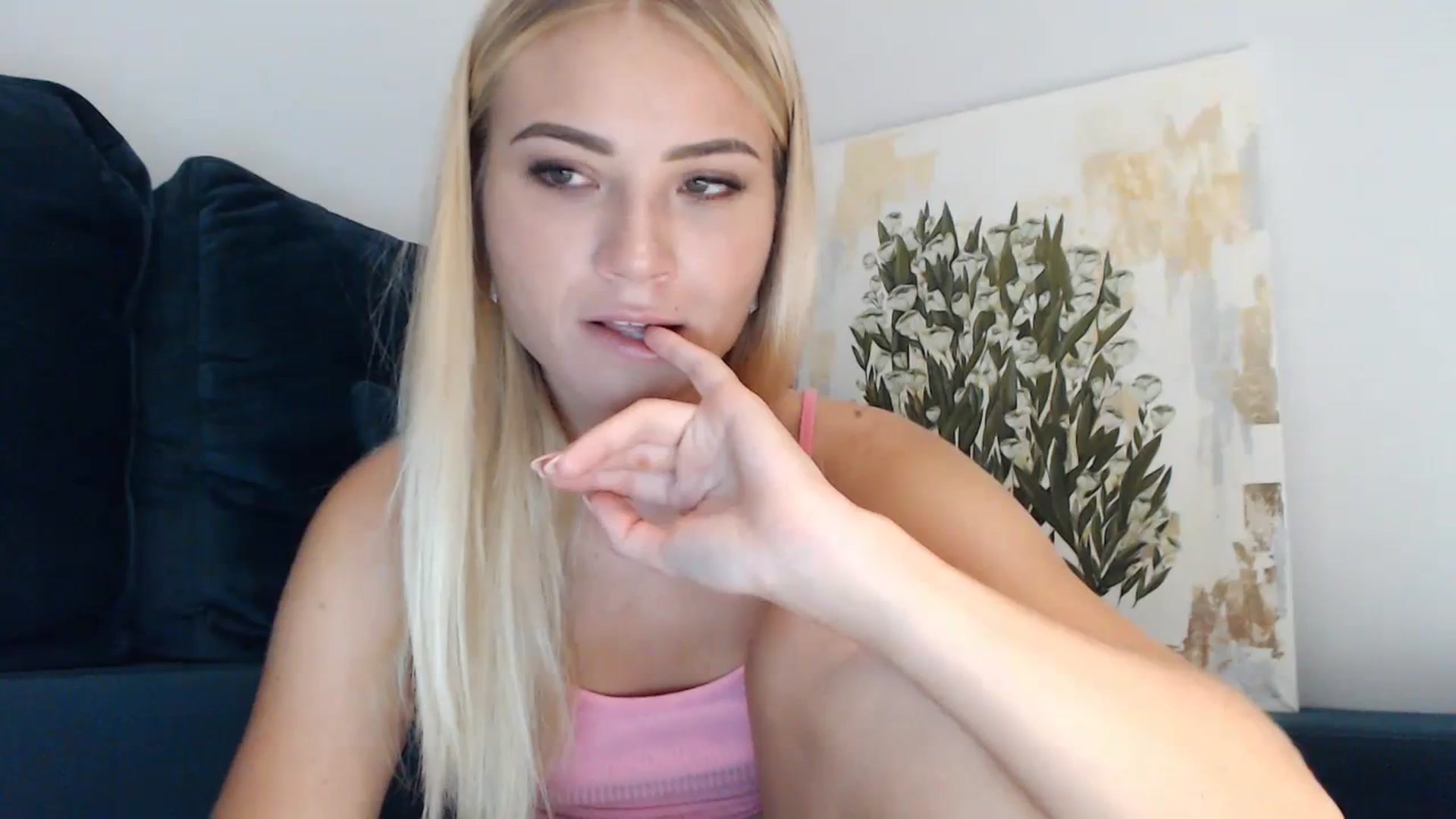 Gallery image thumbnail from bridetobe's myfreecams stream on, 08/23/2023, 24:47 image 18 of 20