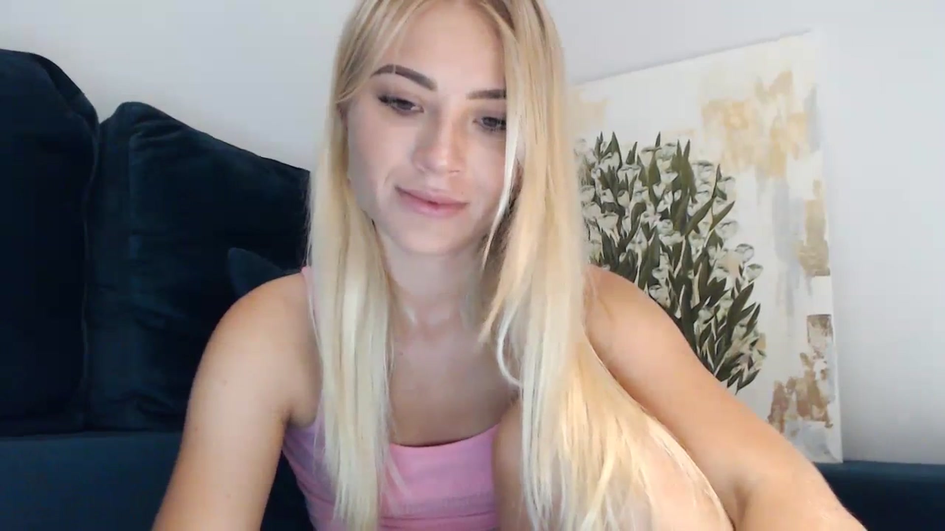 Gallery image thumbnail from bridetobe's myfreecams stream on, 08/23/2023, 24:47 image 14 of 20