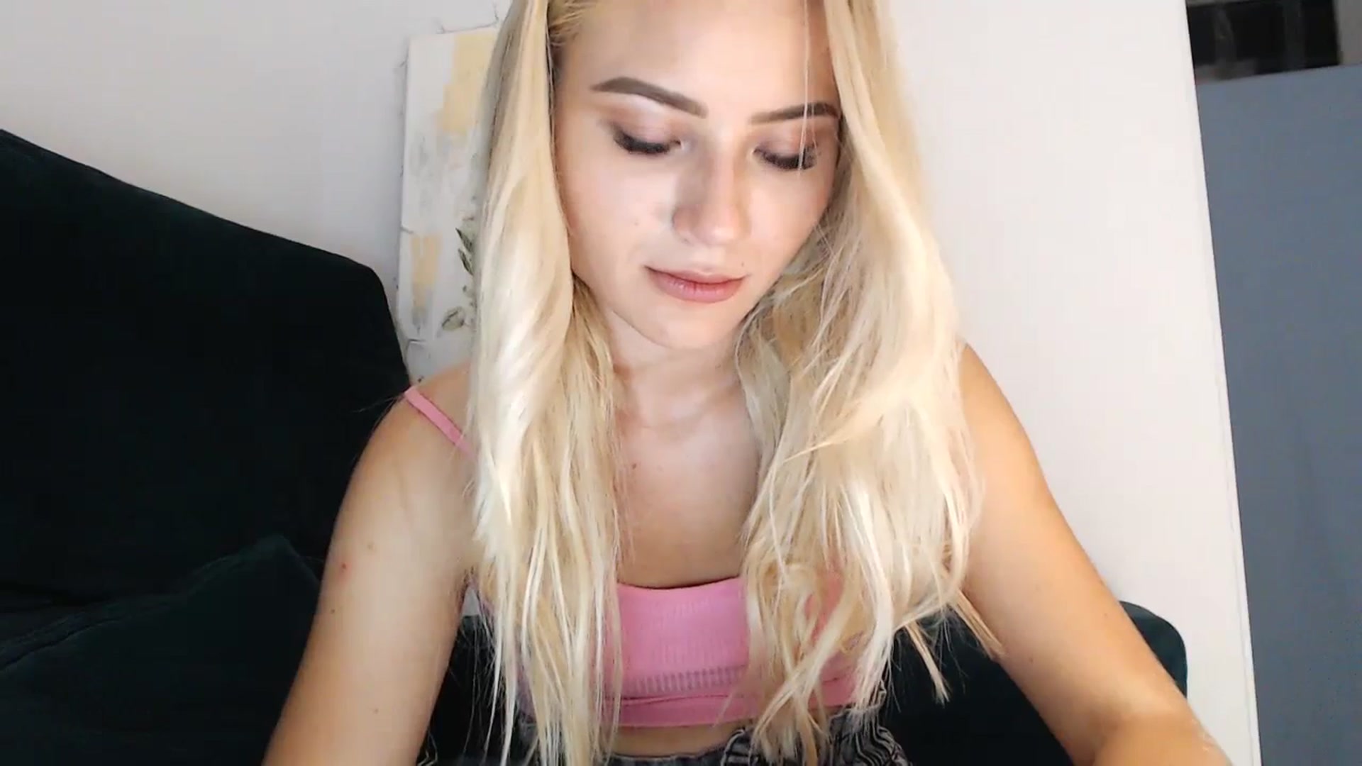 Gallery image thumbnail from bridetobe's myfreecams stream on, 08/26/2023, 18:33 image 16 of 20