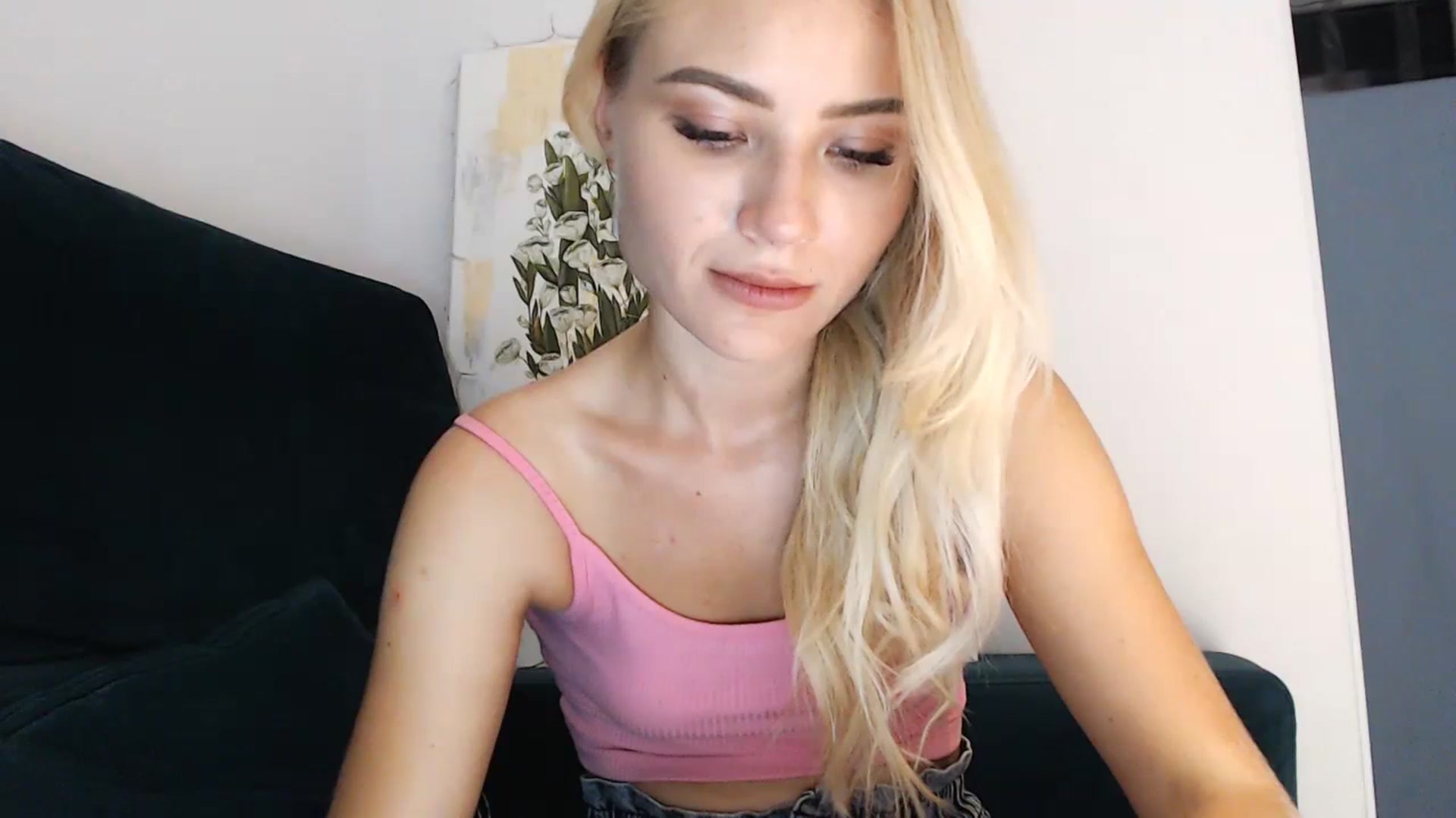 Gallery image thumbnail from bridetobe's myfreecams stream on, 08/26/2023, 18:33 image 2 of 20