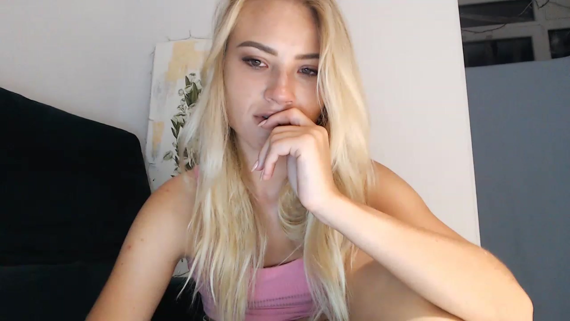 Gallery image thumbnail from bridetobe's myfreecams stream on, 08/27/2023, 02:21 image 17 of 20