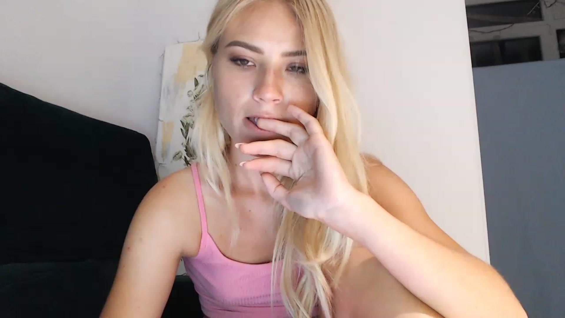 Gallery image thumbnail from bridetobe's myfreecams stream on, 08/27/2023, 02:21 image 7 of 20