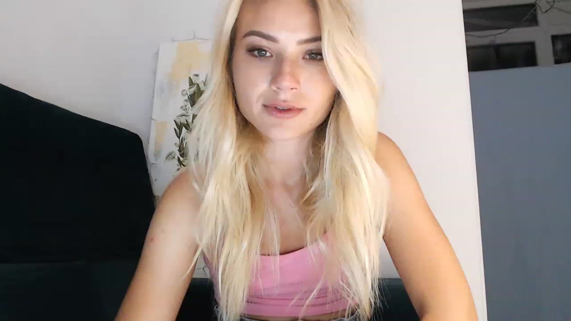 Gallery image thumbnail from bridetobe's myfreecams stream on, 08/27/2023, 02:21 image 12 of 20