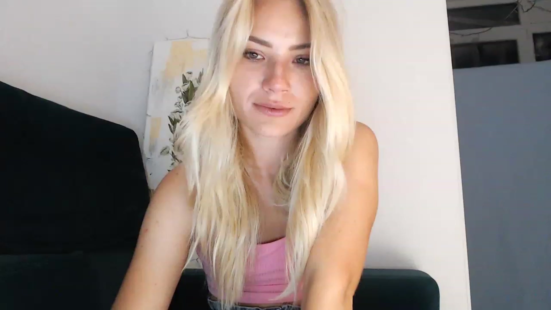Gallery image thumbnail from bridetobe's myfreecams stream on, 08/27/2023, 02:21 image 13 of 20