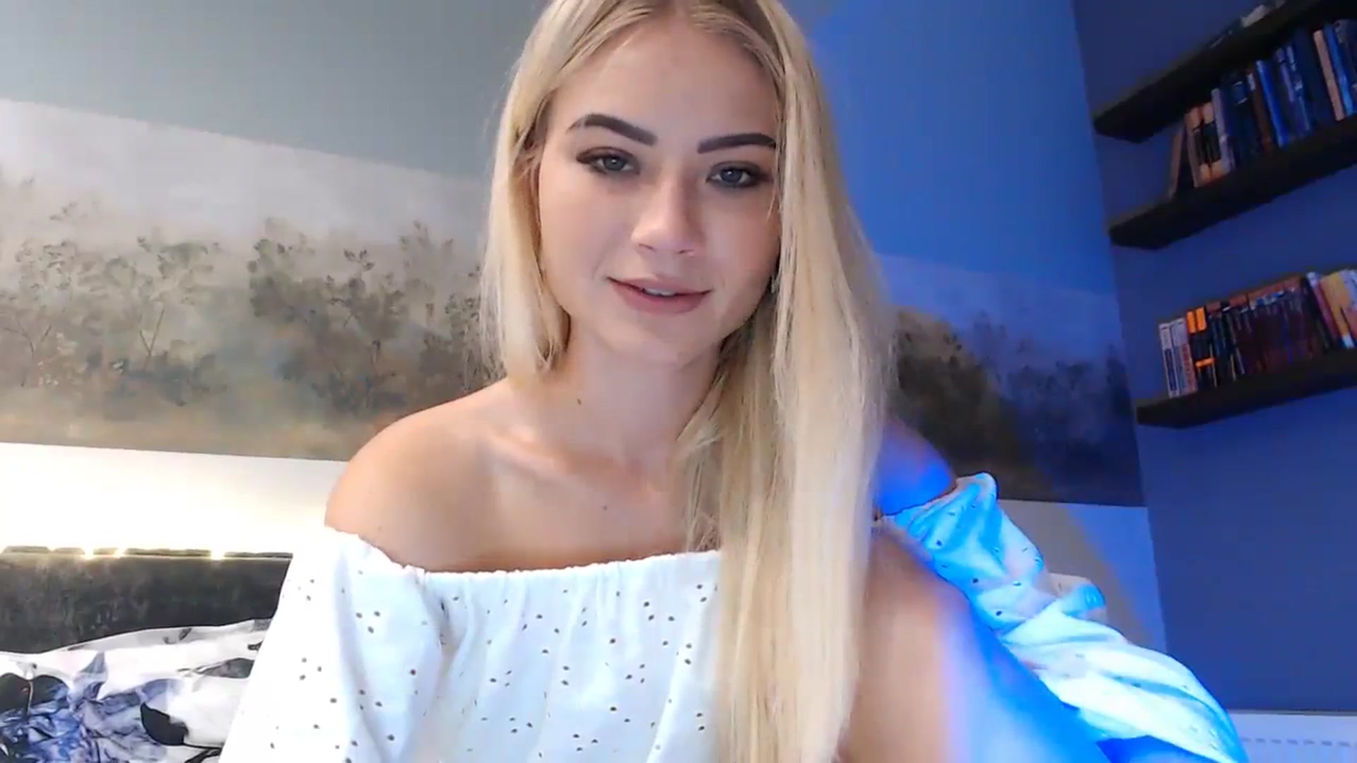 Gallery image thumbnail from bridetobe's myfreecams stream on, 09/19/2023, 07:39 image 9 of 20
