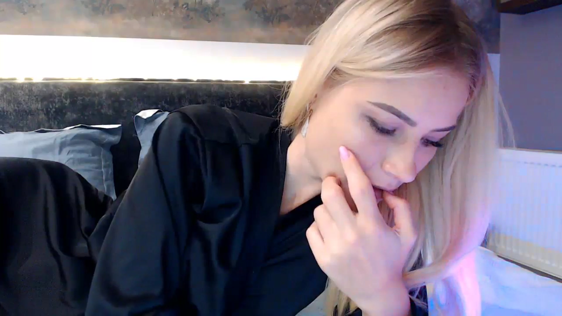 Gallery image thumbnail from bridetobe's myfreecams stream on, 09/27/2023, 02:35 image 7 of 20
