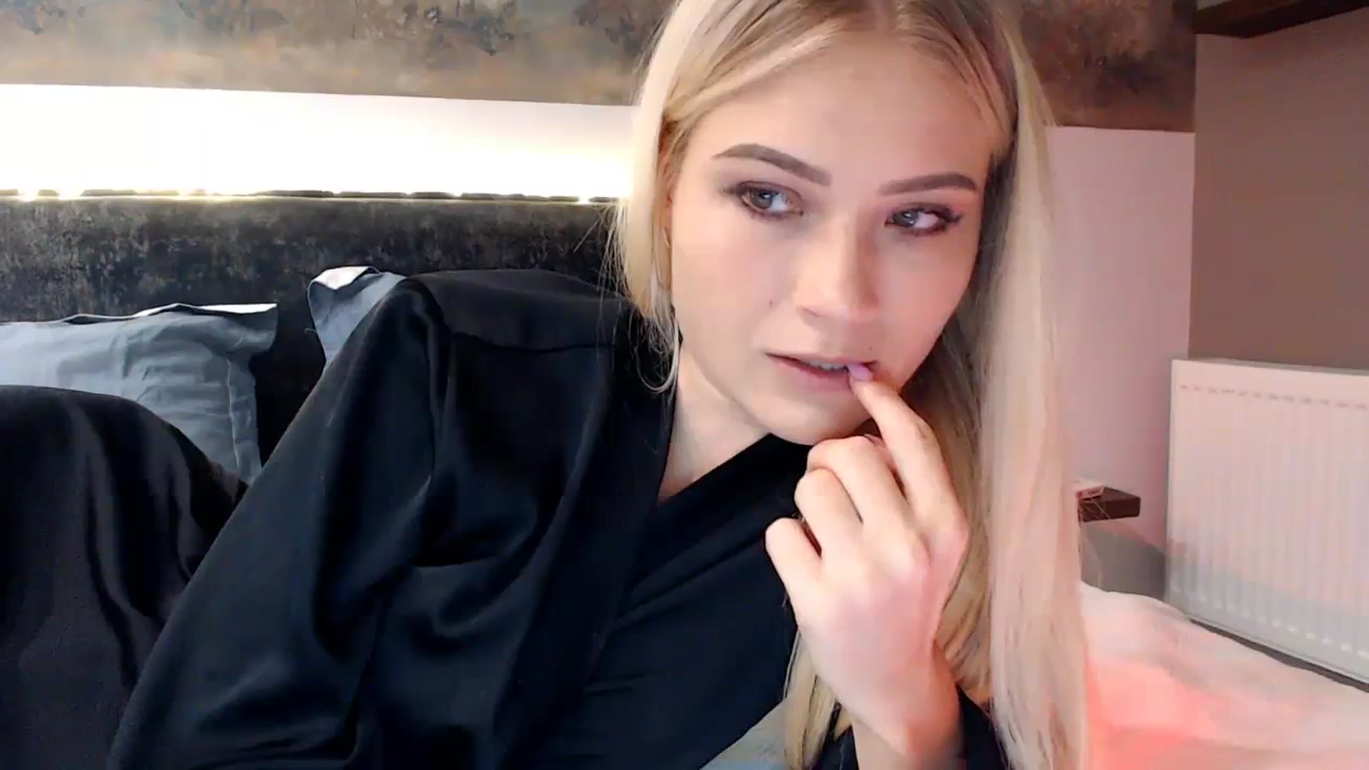 Gallery image thumbnail from bridetobe's myfreecams stream on, 09/27/2023, 02:35 image 9 of 20