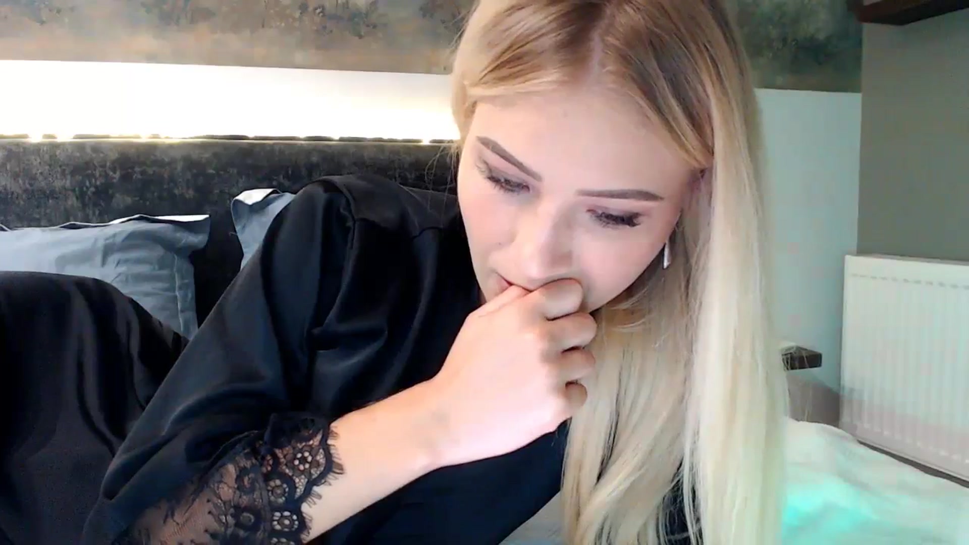 Gallery image thumbnail from bridetobe's myfreecams stream on, 09/27/2023, 02:35 image 6 of 20