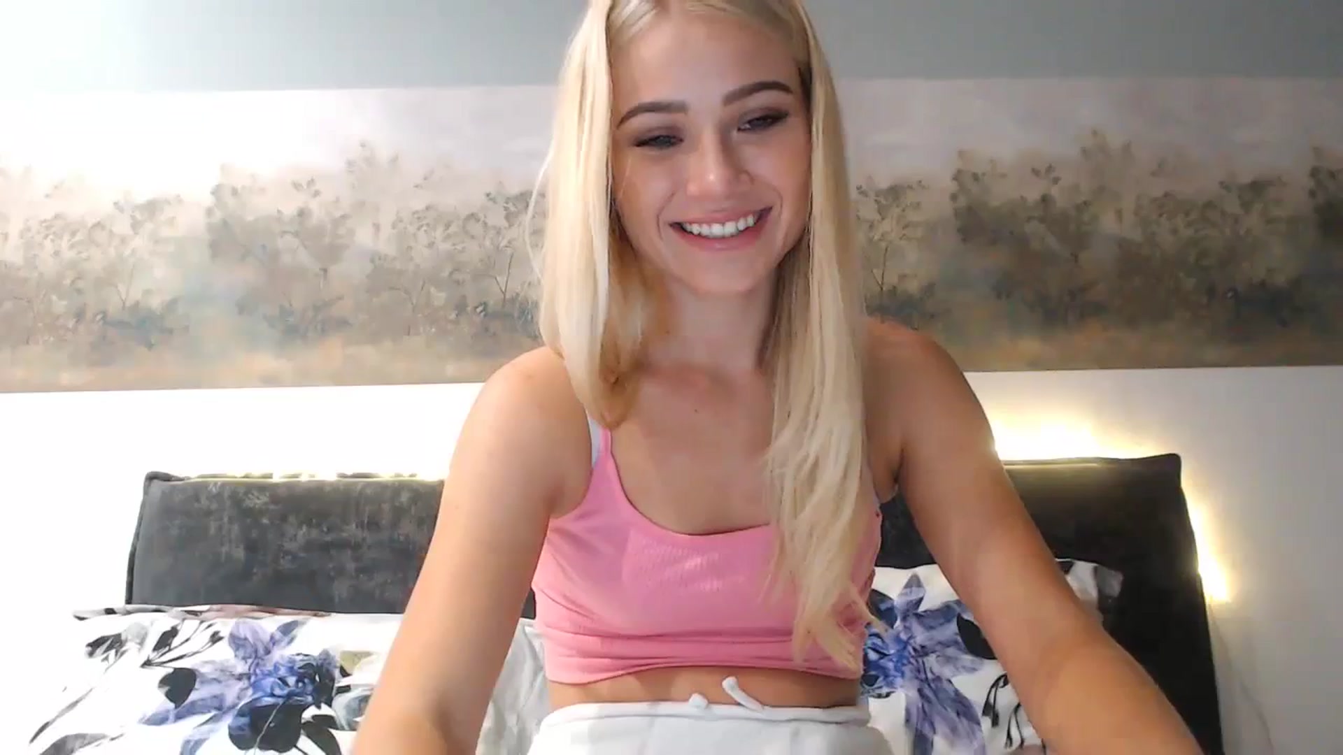Gallery image thumbnail from bridetobe's myfreecams stream on, 10/15/2023, 02:58 image 19 of 20