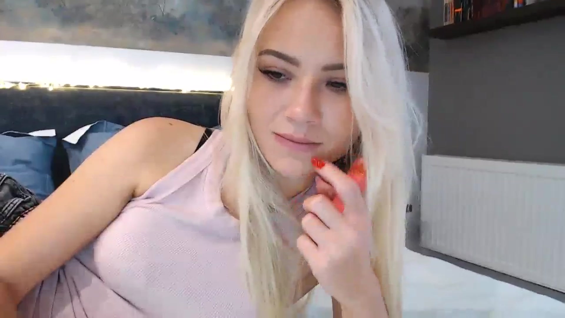 Gallery image thumbnail from bridetobe's myfreecams stream on, 10/27/2023, 06:02 image 11 of 20