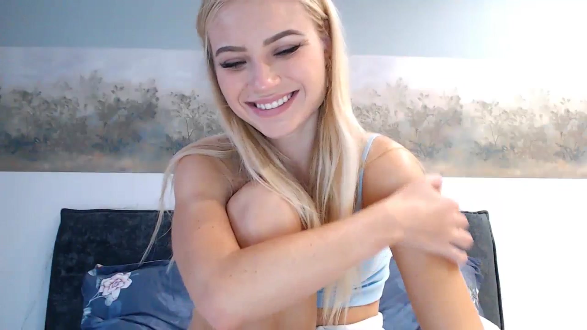 Gallery image thumbnail from bridetobe's myfreecams stream on, 11/05/2023, 05:15 image 15 of 20